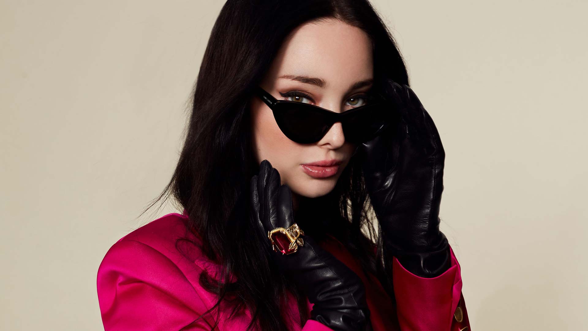 Emma Dumont 2019 Wallpapers