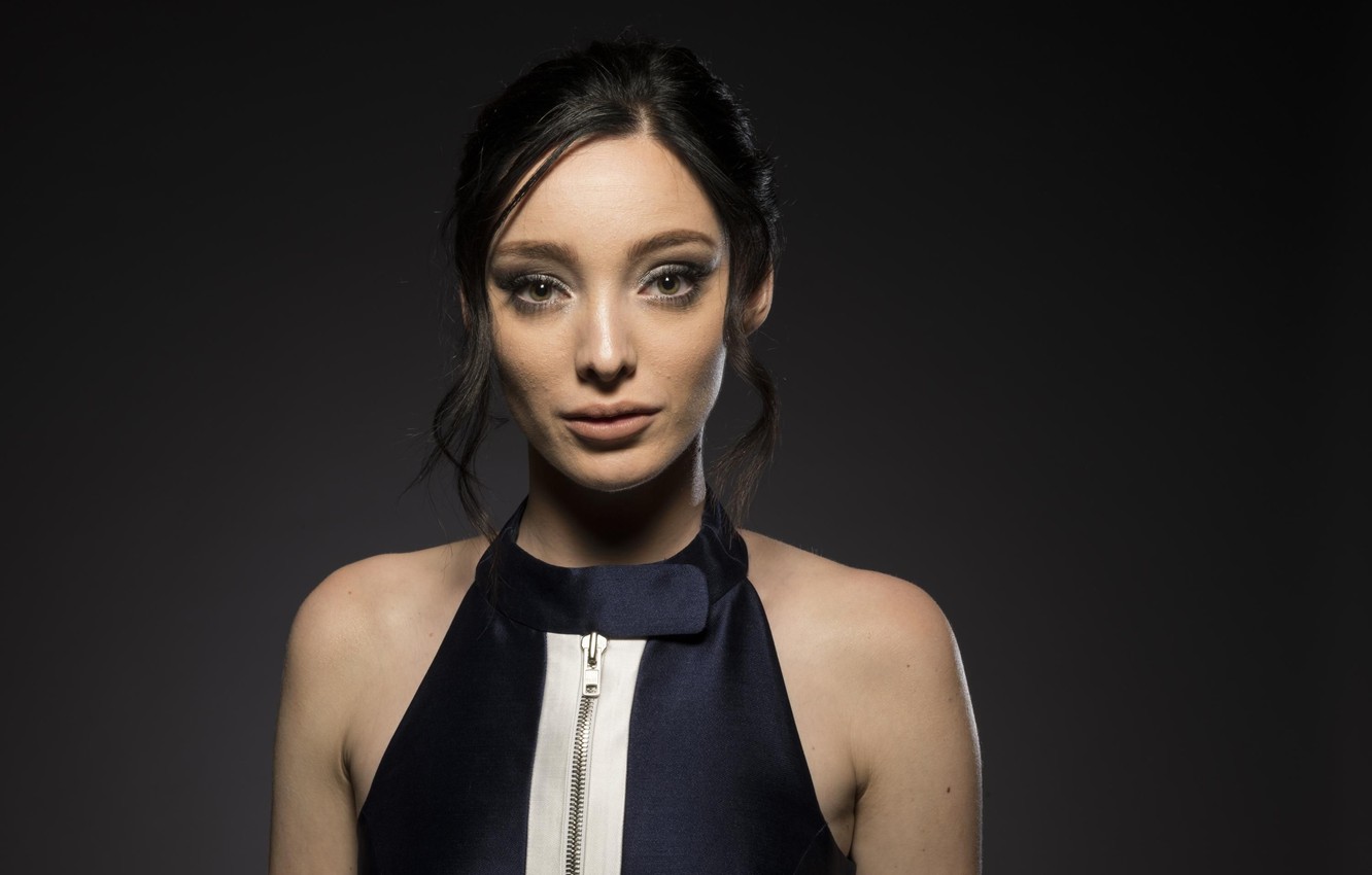 Emma Dumont 2019 Wallpapers