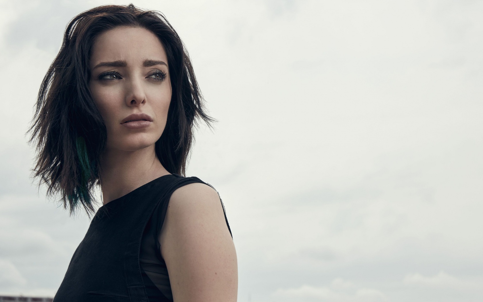 Emma Dumont 4K Wallpapers