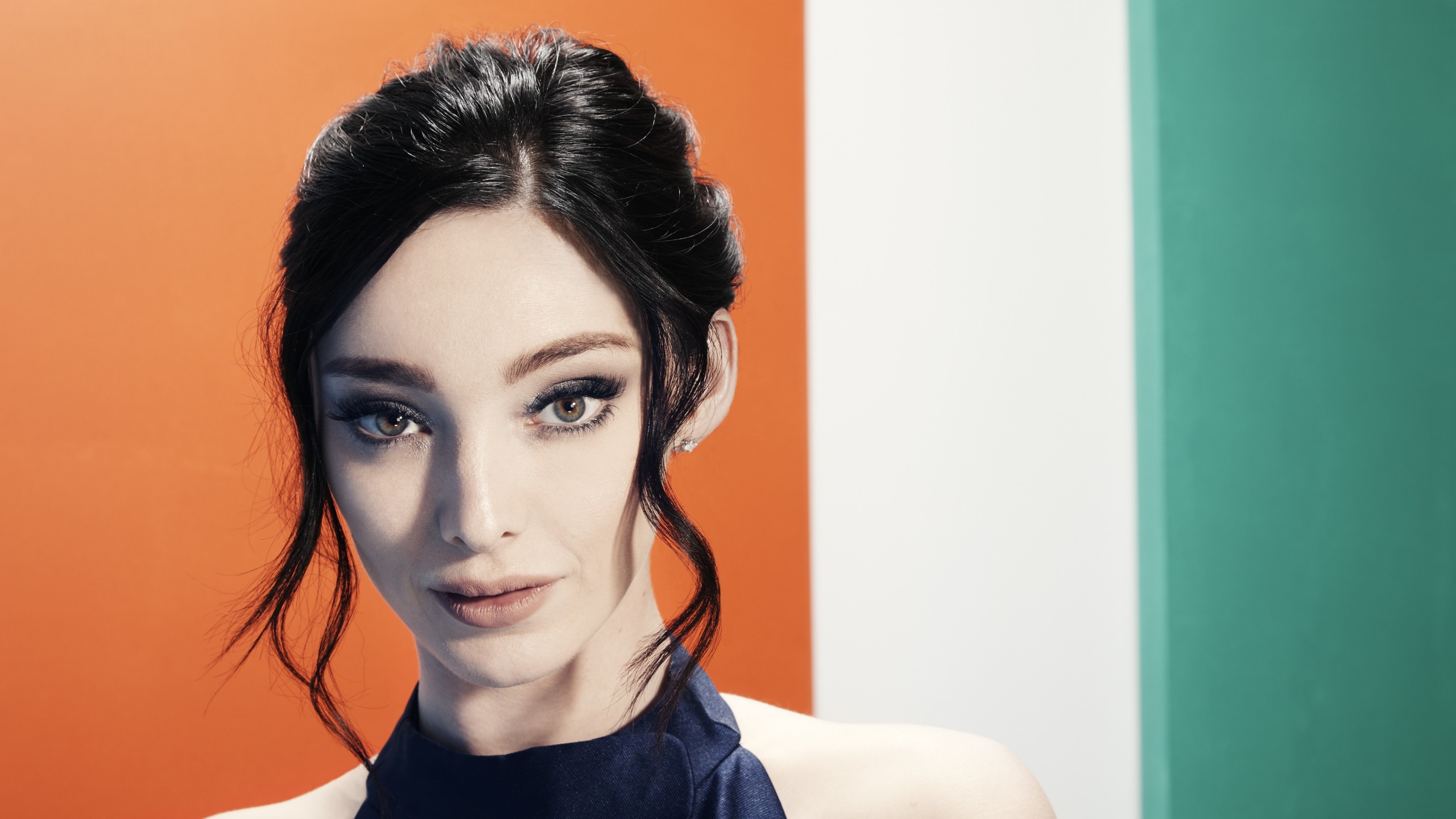 Emma Dumont 4K Wallpapers