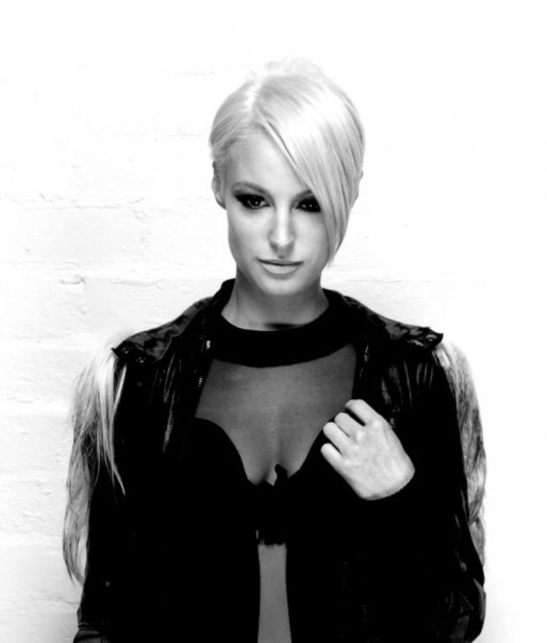 Emma Hewitt Wallpapers