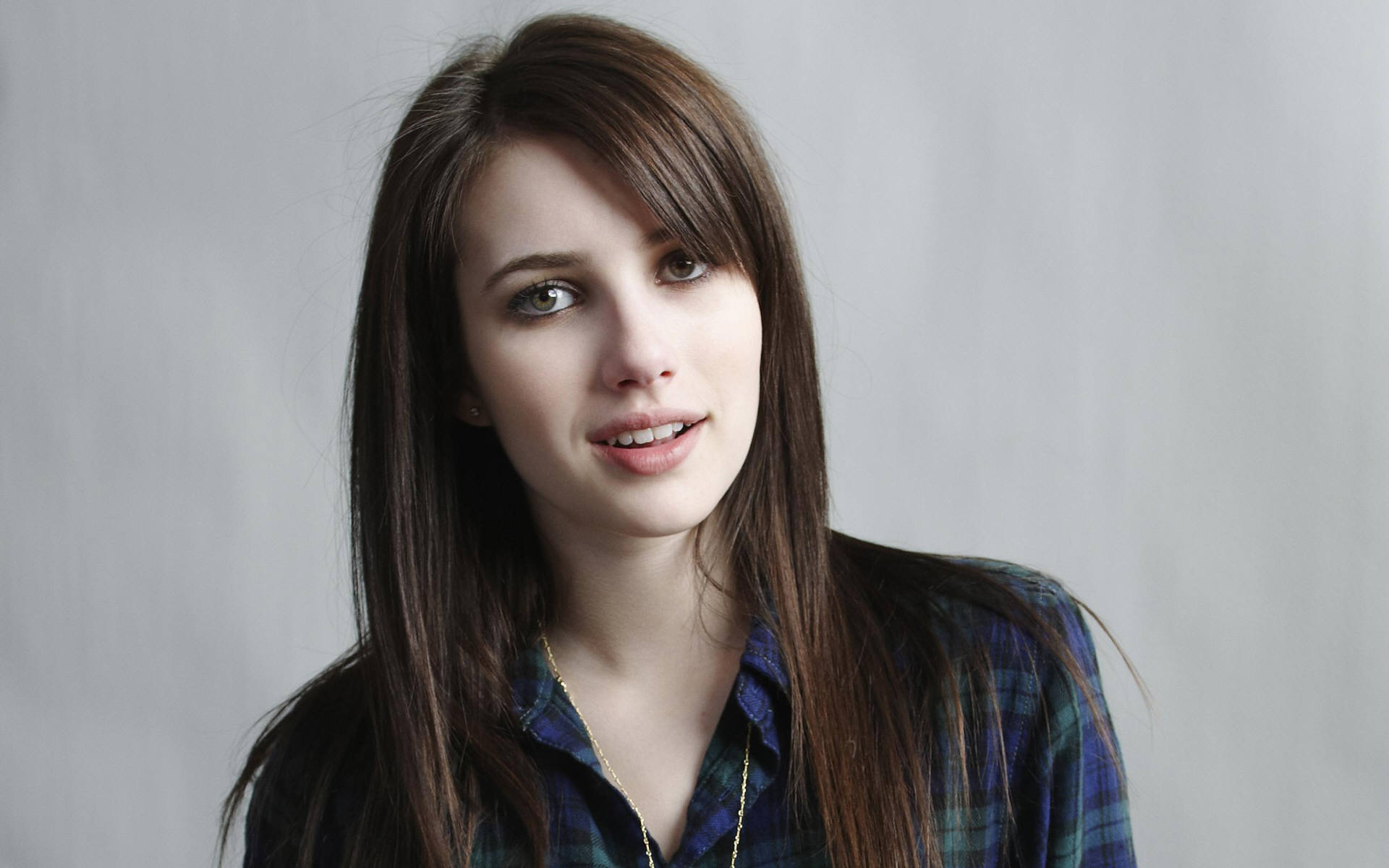 Emma Roberts Elle Wallpapers