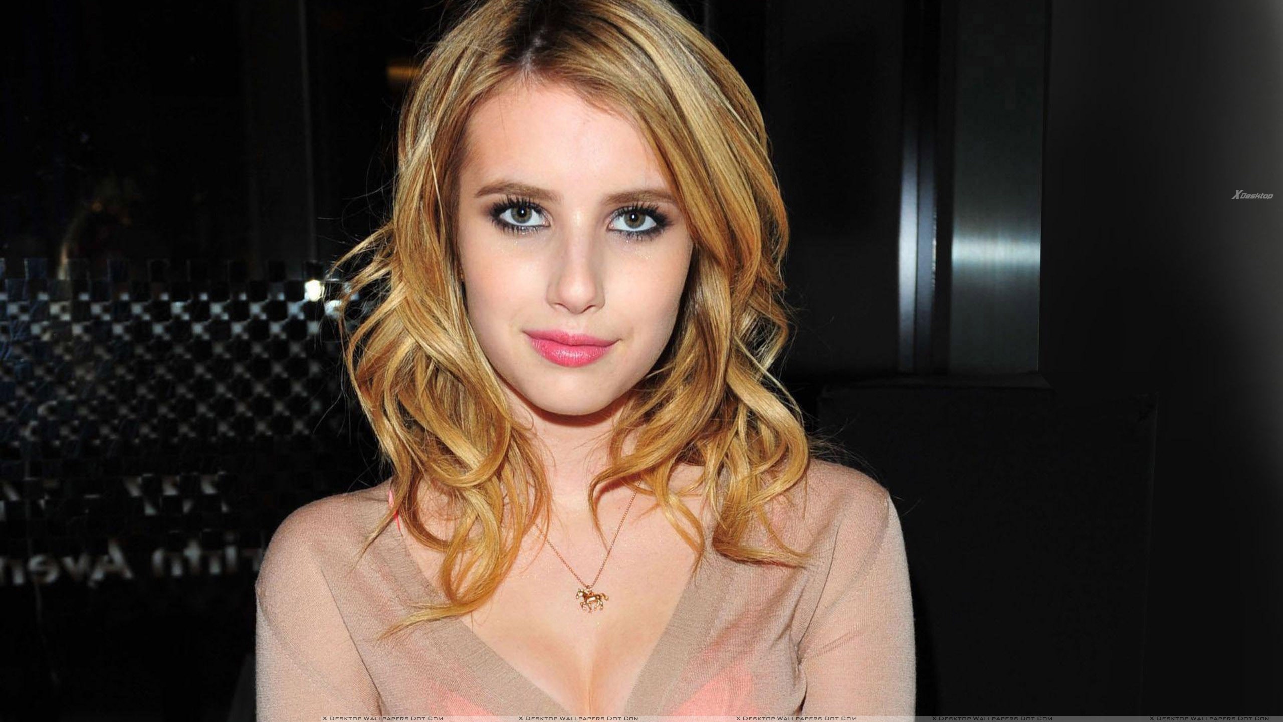 Emma Roberts Face Wallpapers