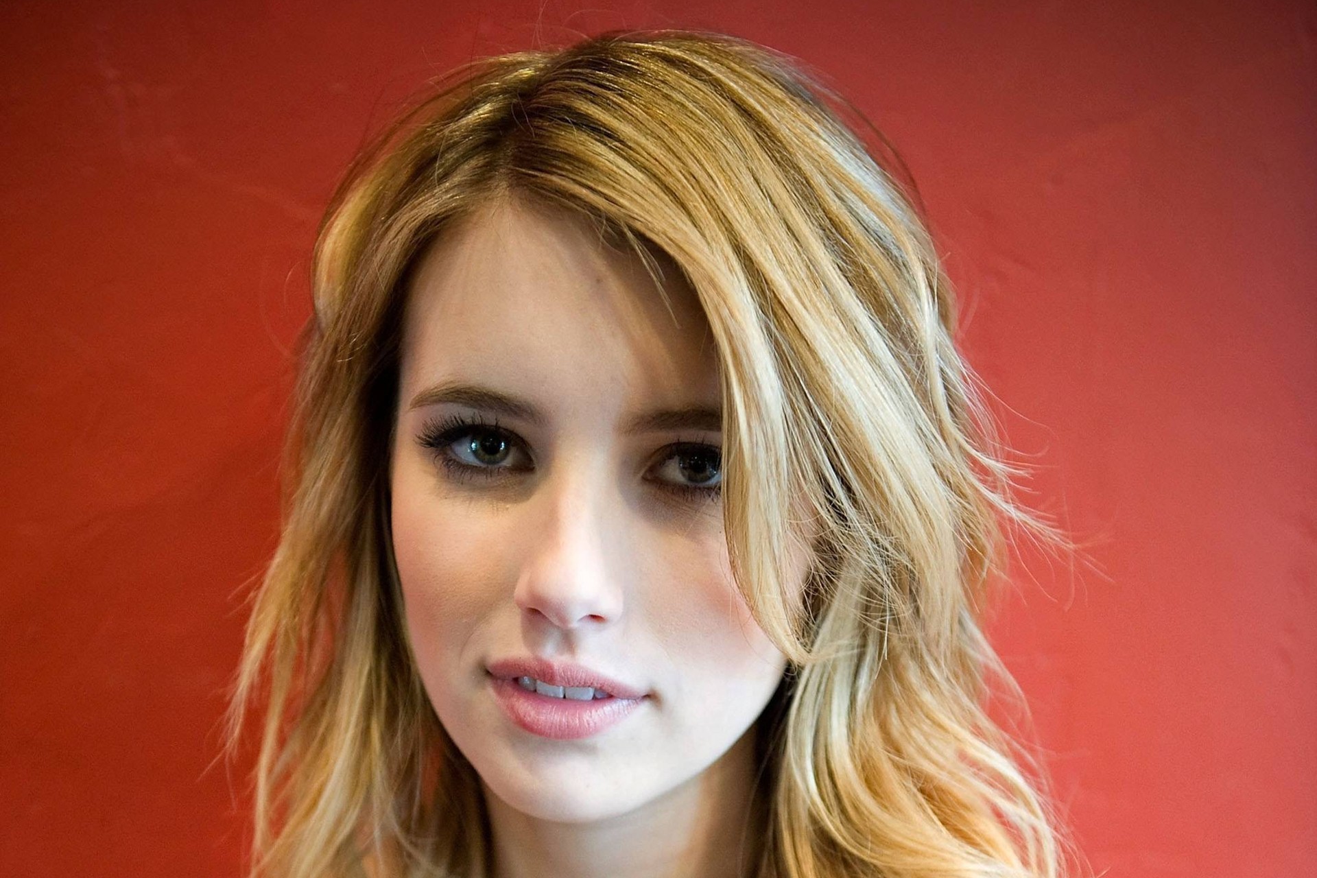 Emma Roberts Wallpapers