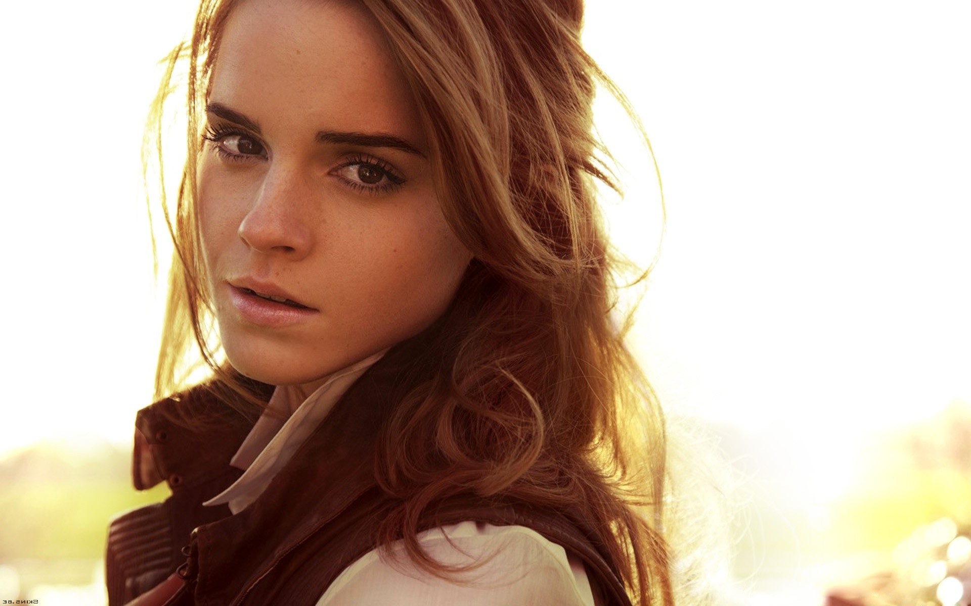 Emma Watson Brunette Wallpapers