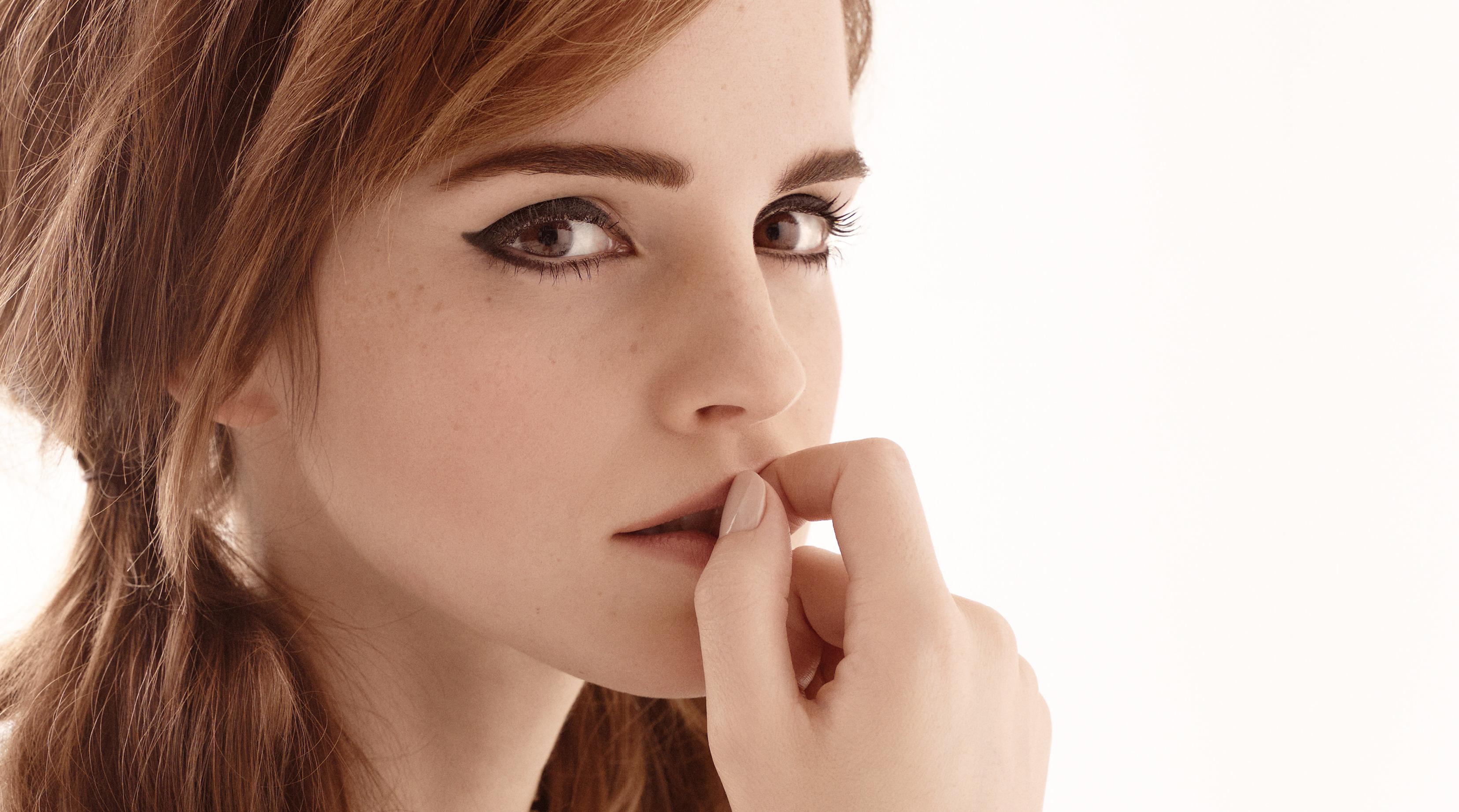 Emma Watson Looking at Viewer Wallpapers