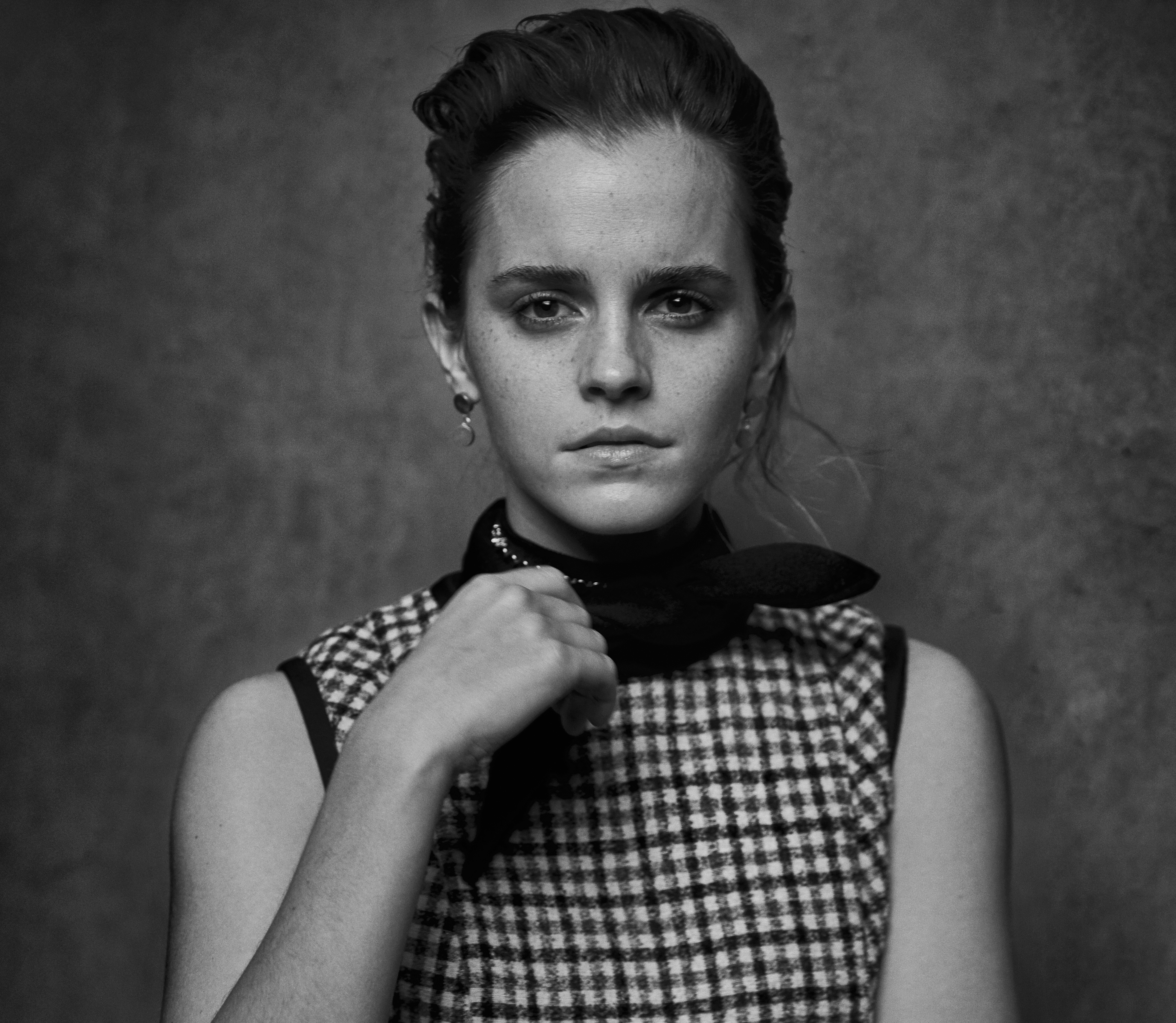 Emma Watson Moncohrome Wallpapers