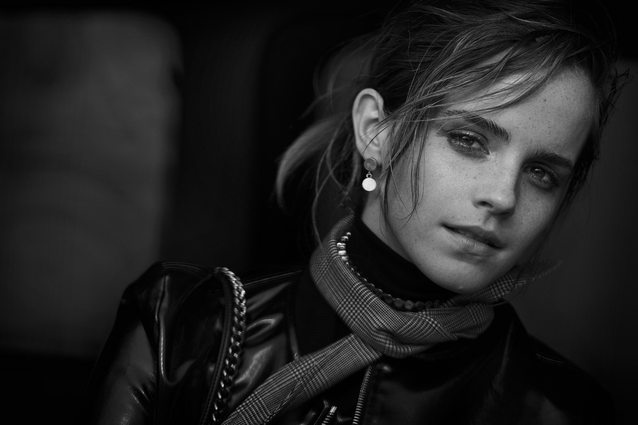 Emma Watson Monochrome 2017 Wallpapers