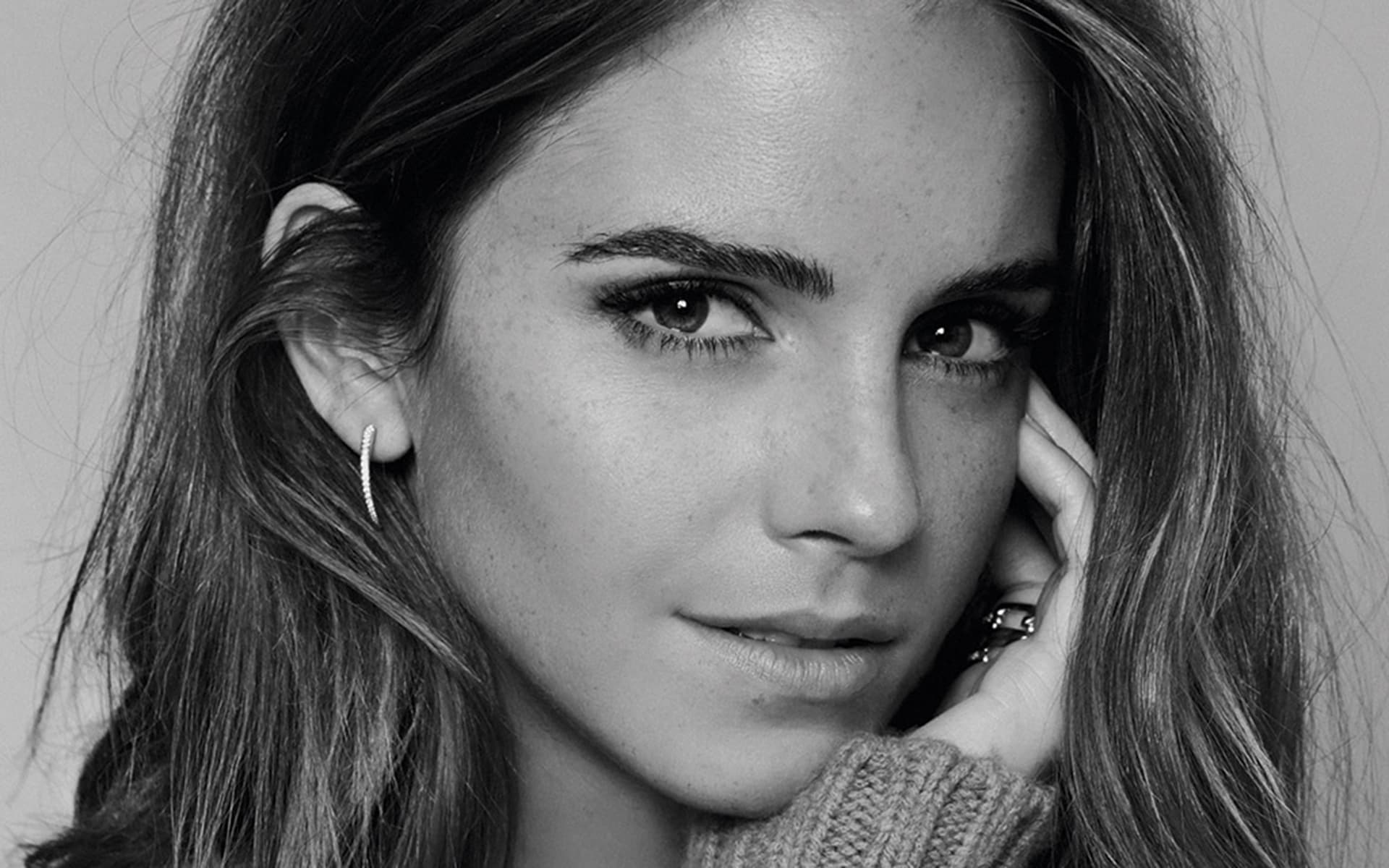 Emma Watson Monochrome Wallpapers