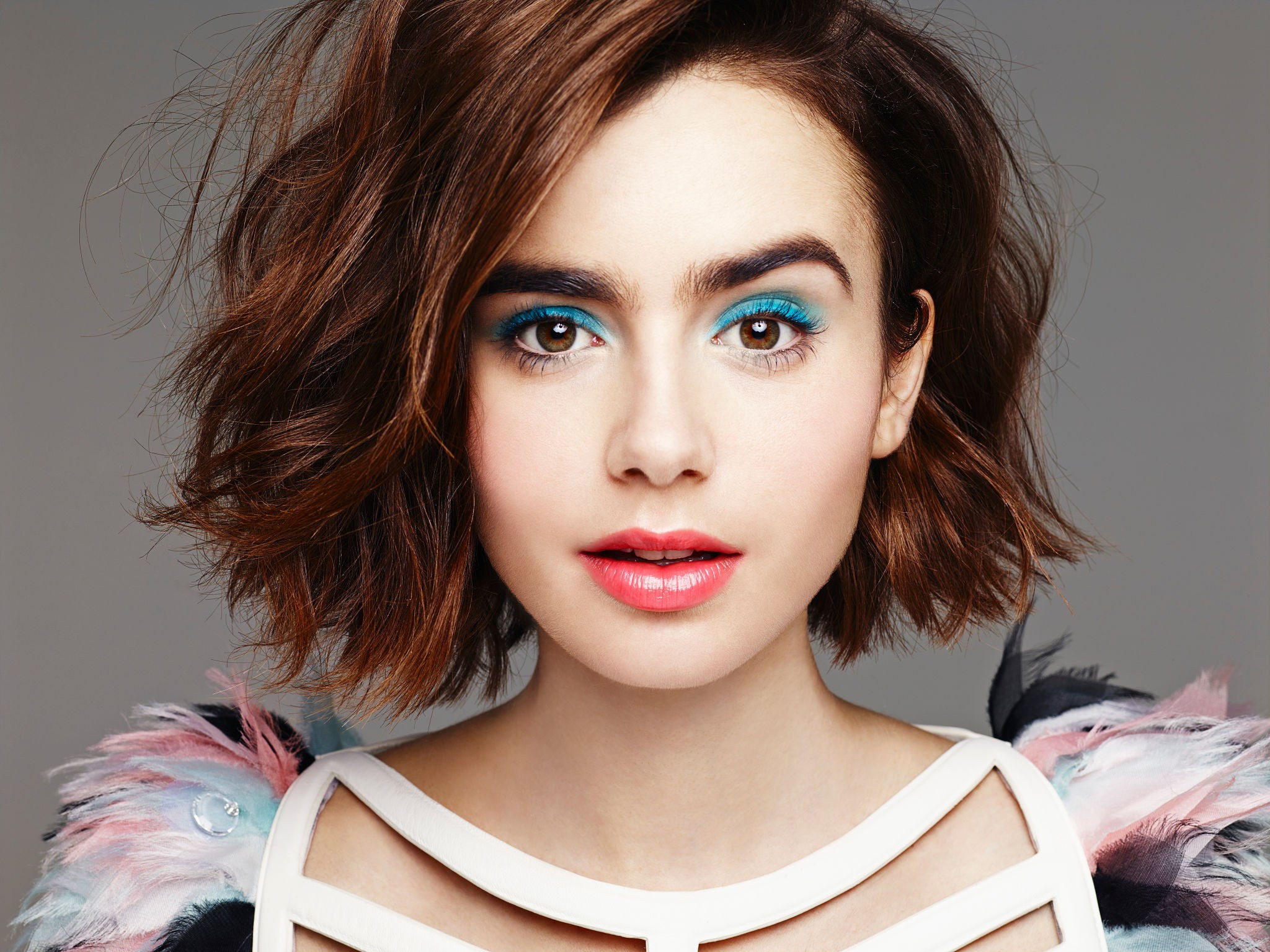 English Actress Lily Collins Wallpapers