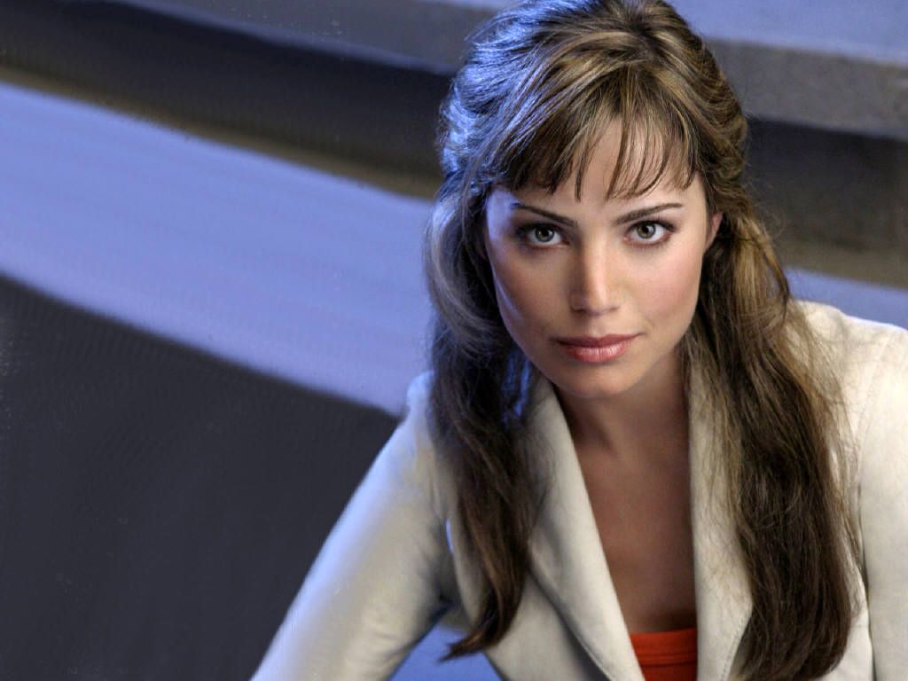 Erica Durance Wallpapers