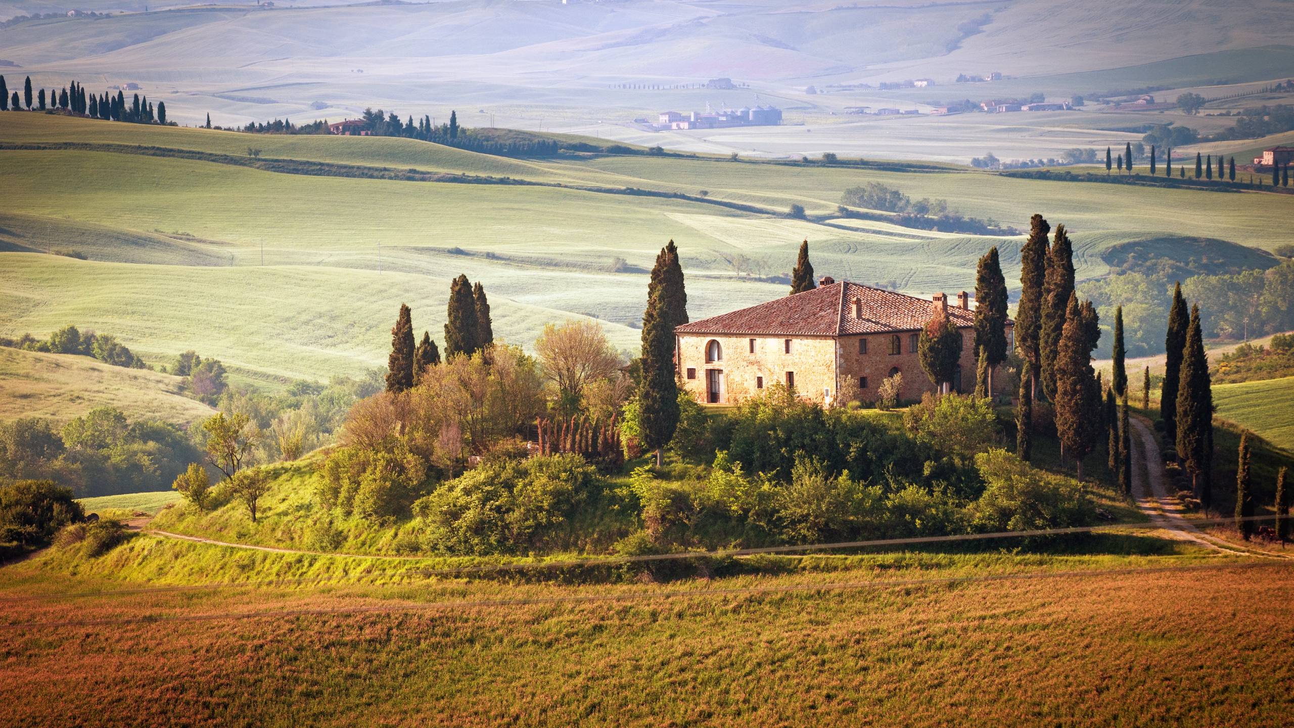 Europe Italy'S Tuscany Summer  Hills Field With House Wallpapers