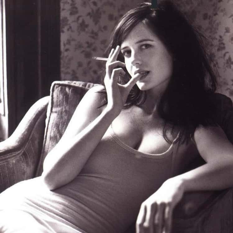 Eva Green Smokin Hot In Red Wallpapers