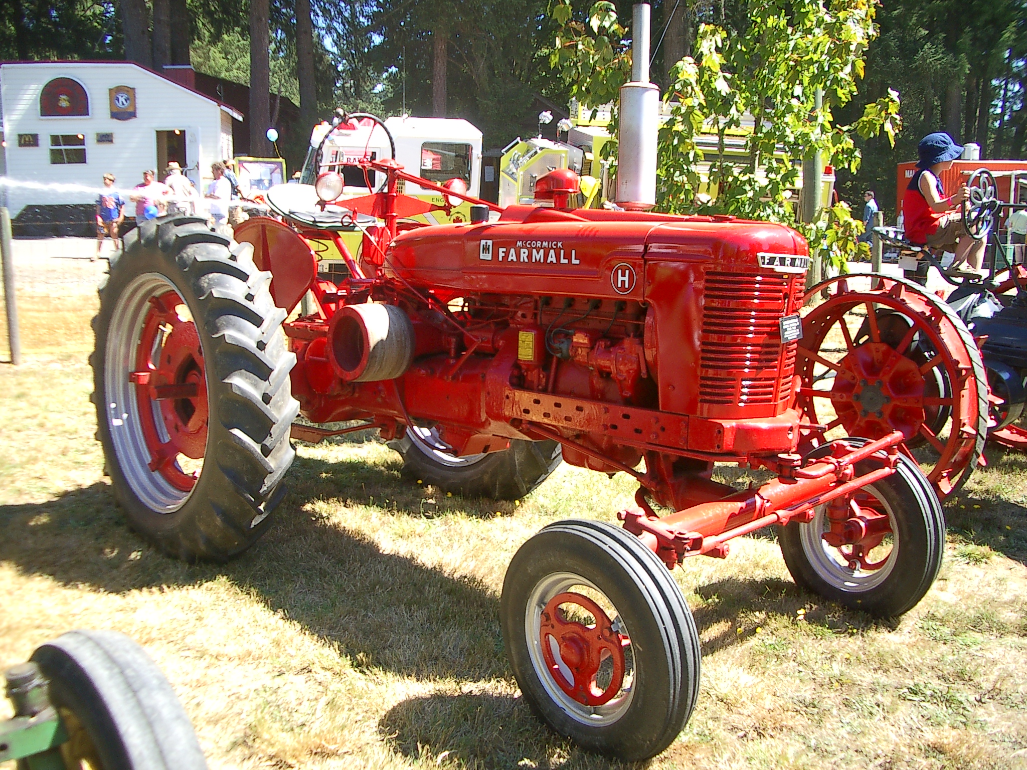 Farmall Tractor Wallpapers