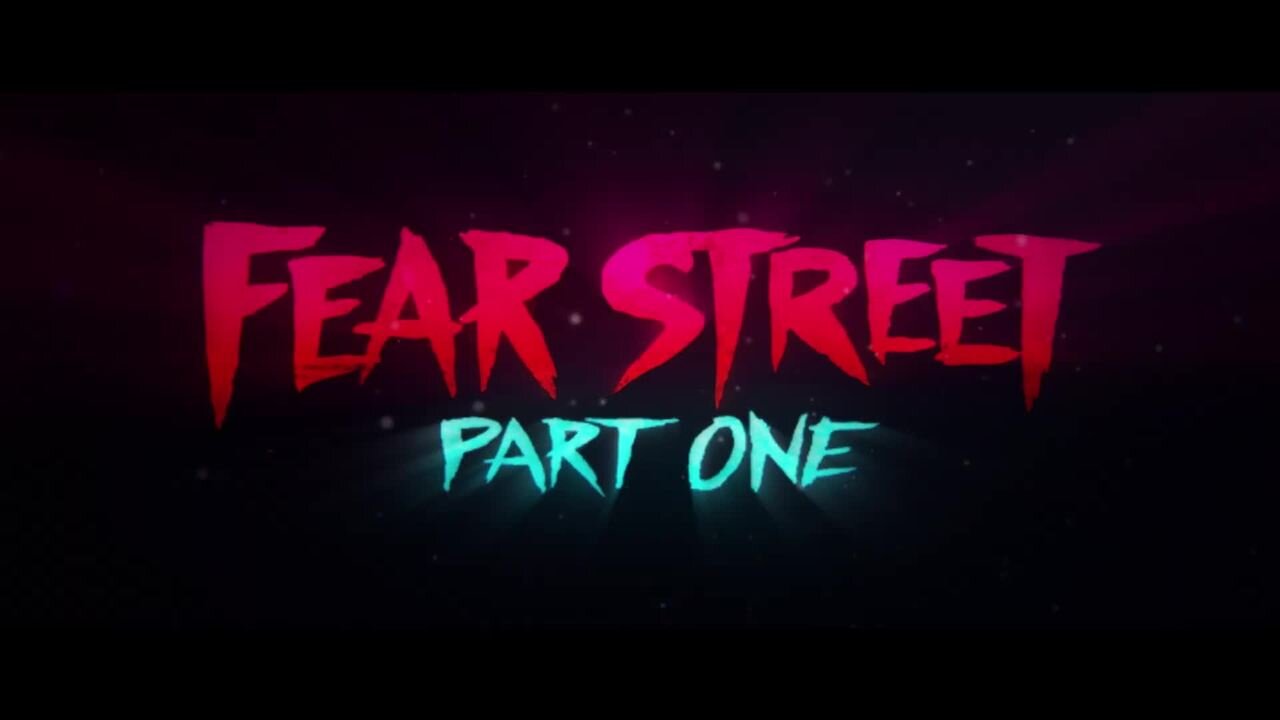 1 st parts. Fear Street 1. Fear Street. Улица страха надпись.