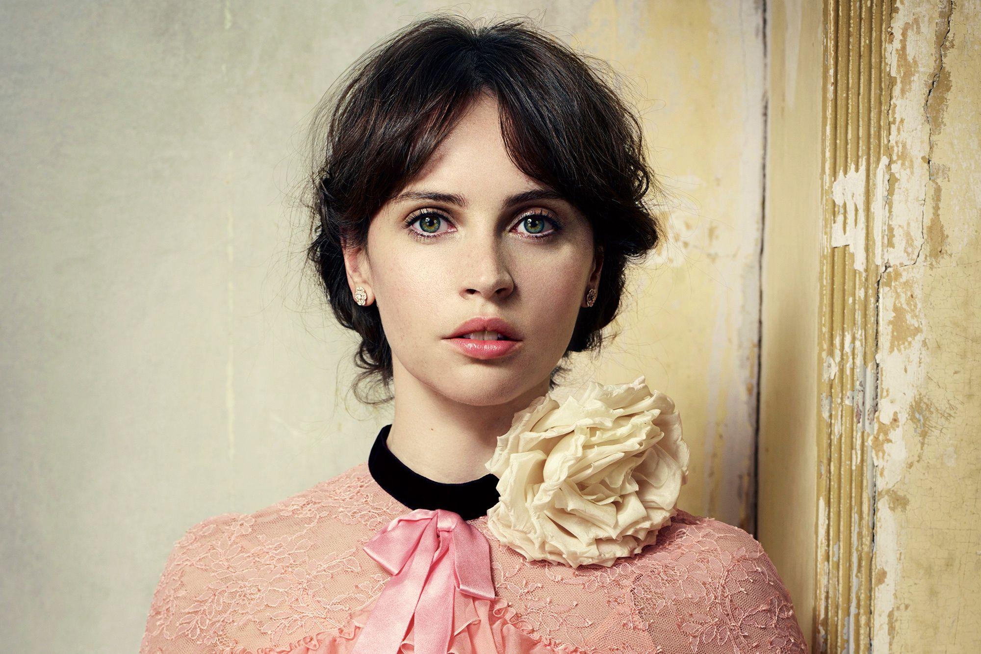 Felicity Jones Wallpapers