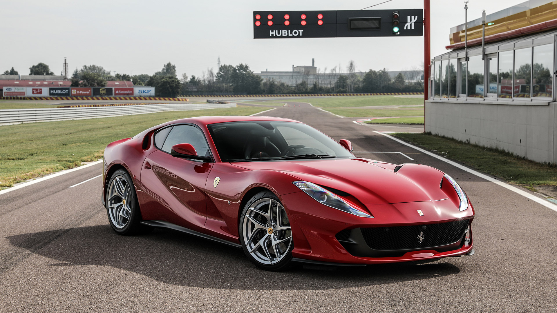 Ferrari 812 Superfast Wallpapers