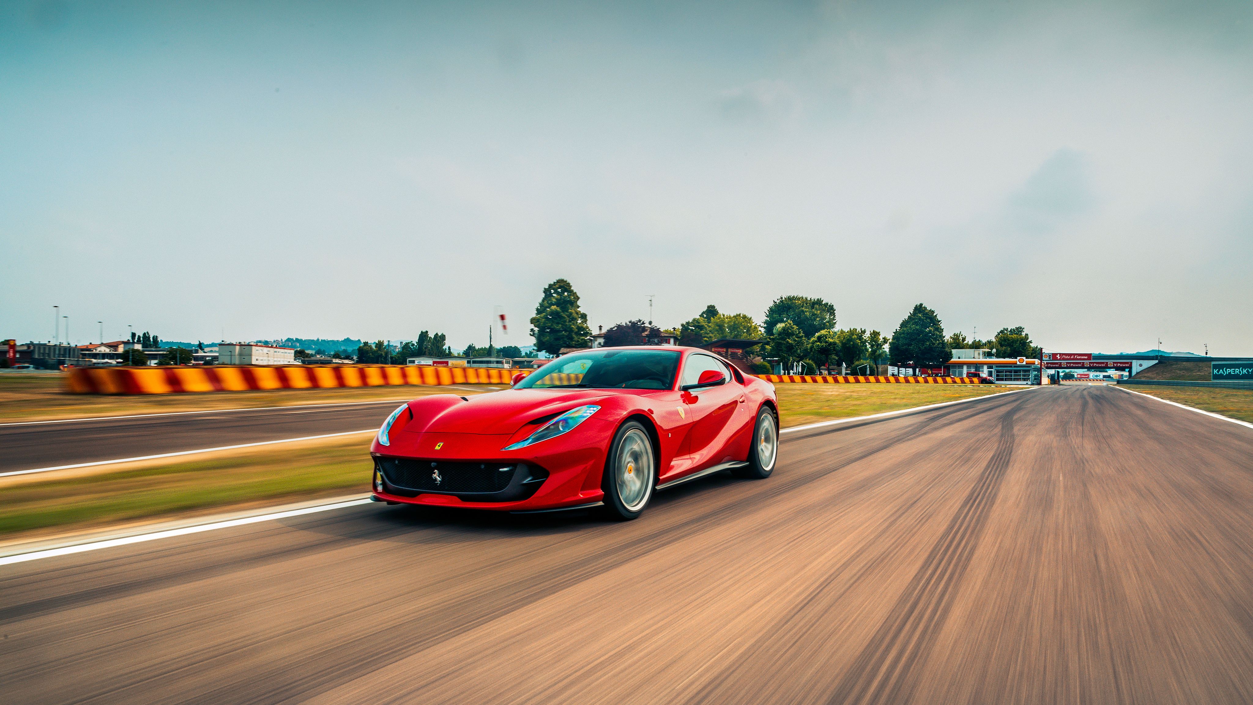 Ferrari 812 Superfast Wallpapers