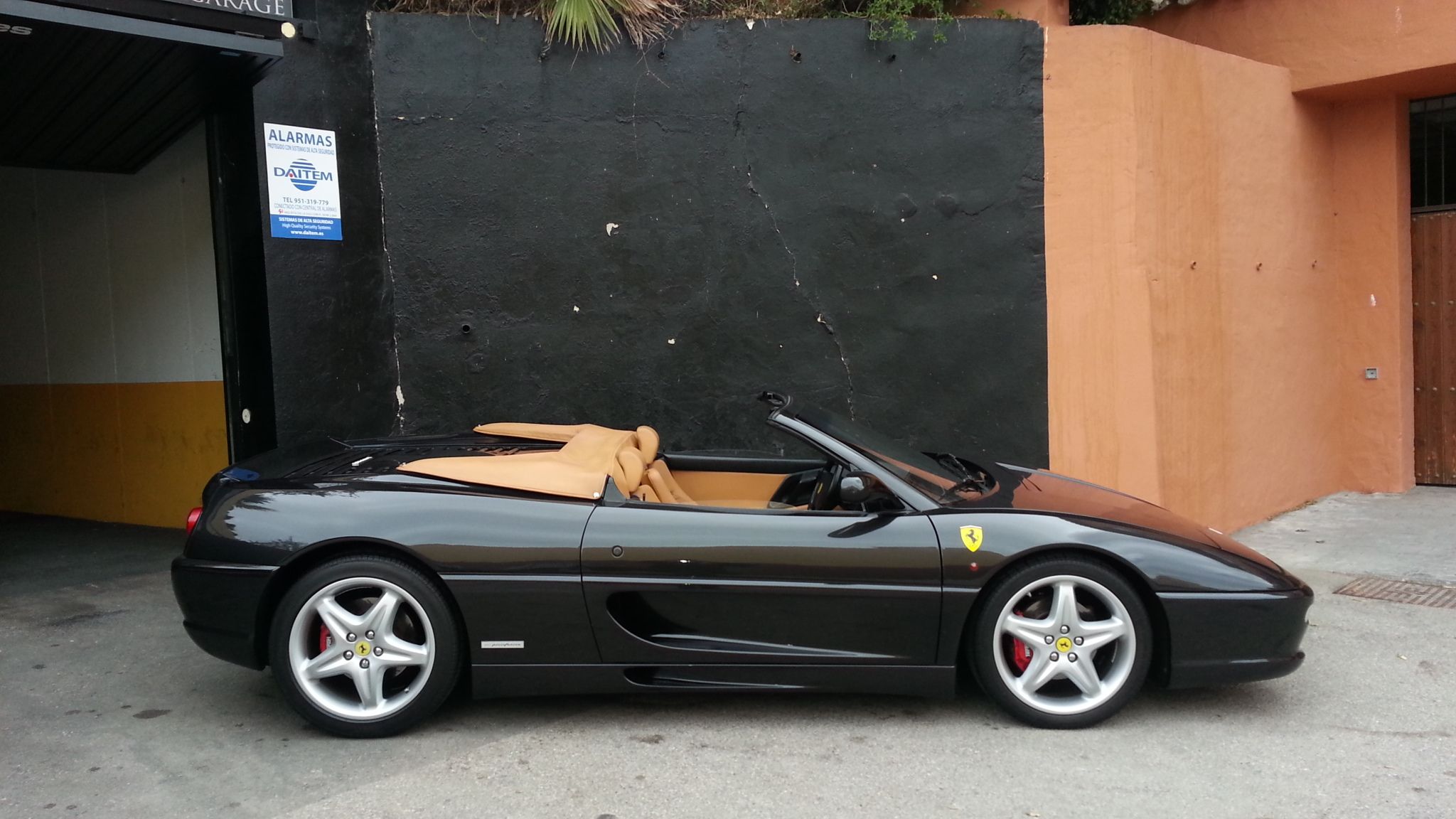 Ferrari F355 Spider Wallpapers