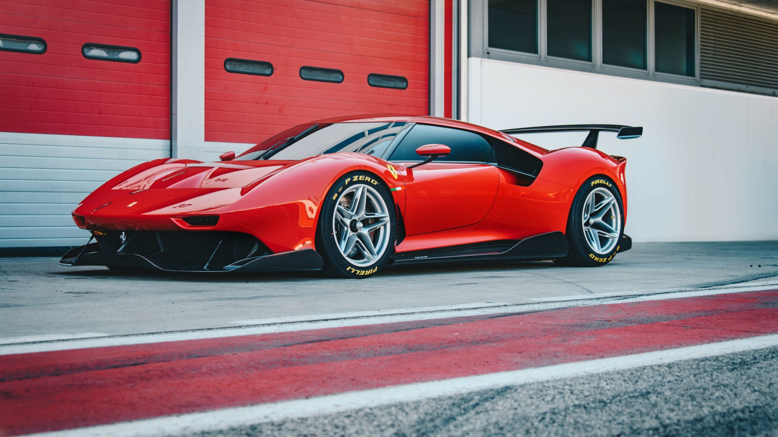 Ferrari F80 Wallpapers