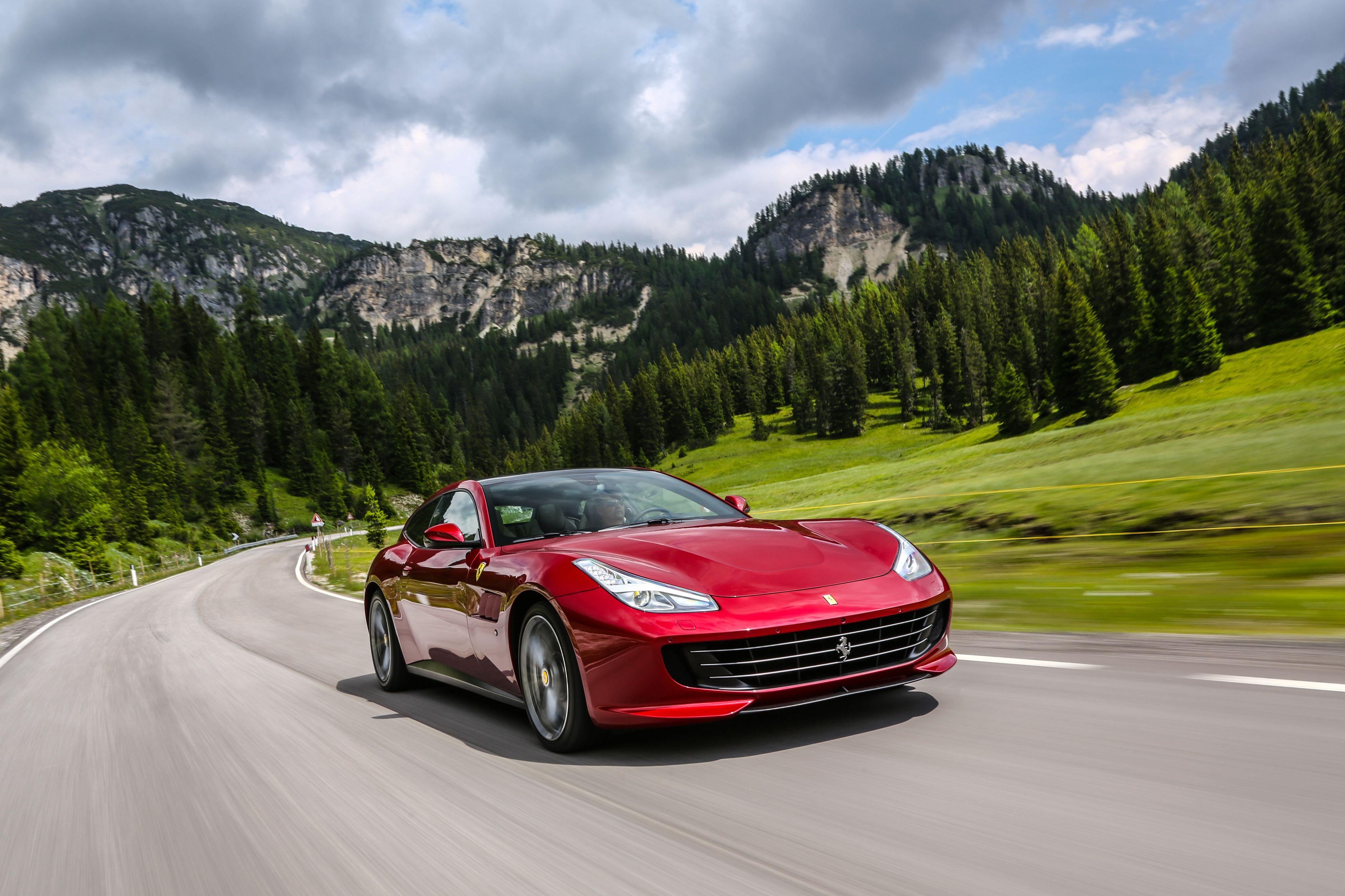 Ferrari Lusso Wallpapers