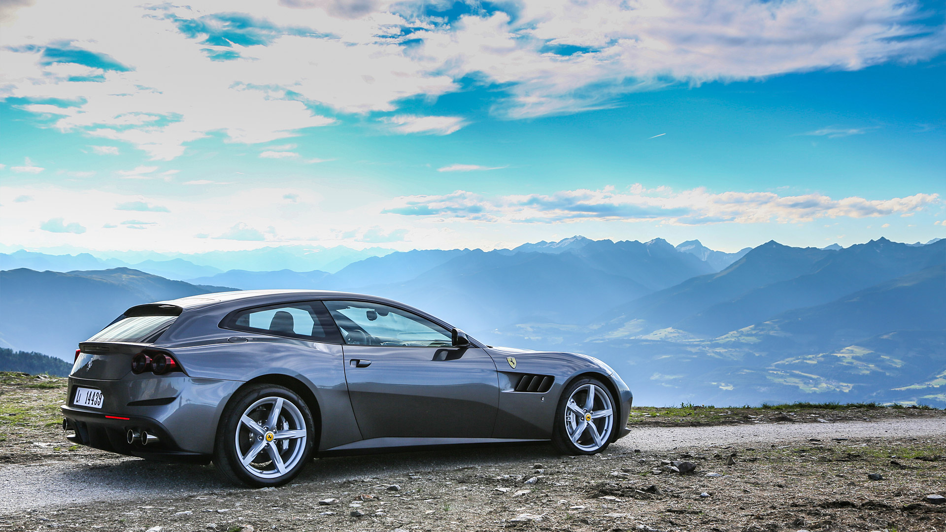 Ferrari Lusso Wallpapers