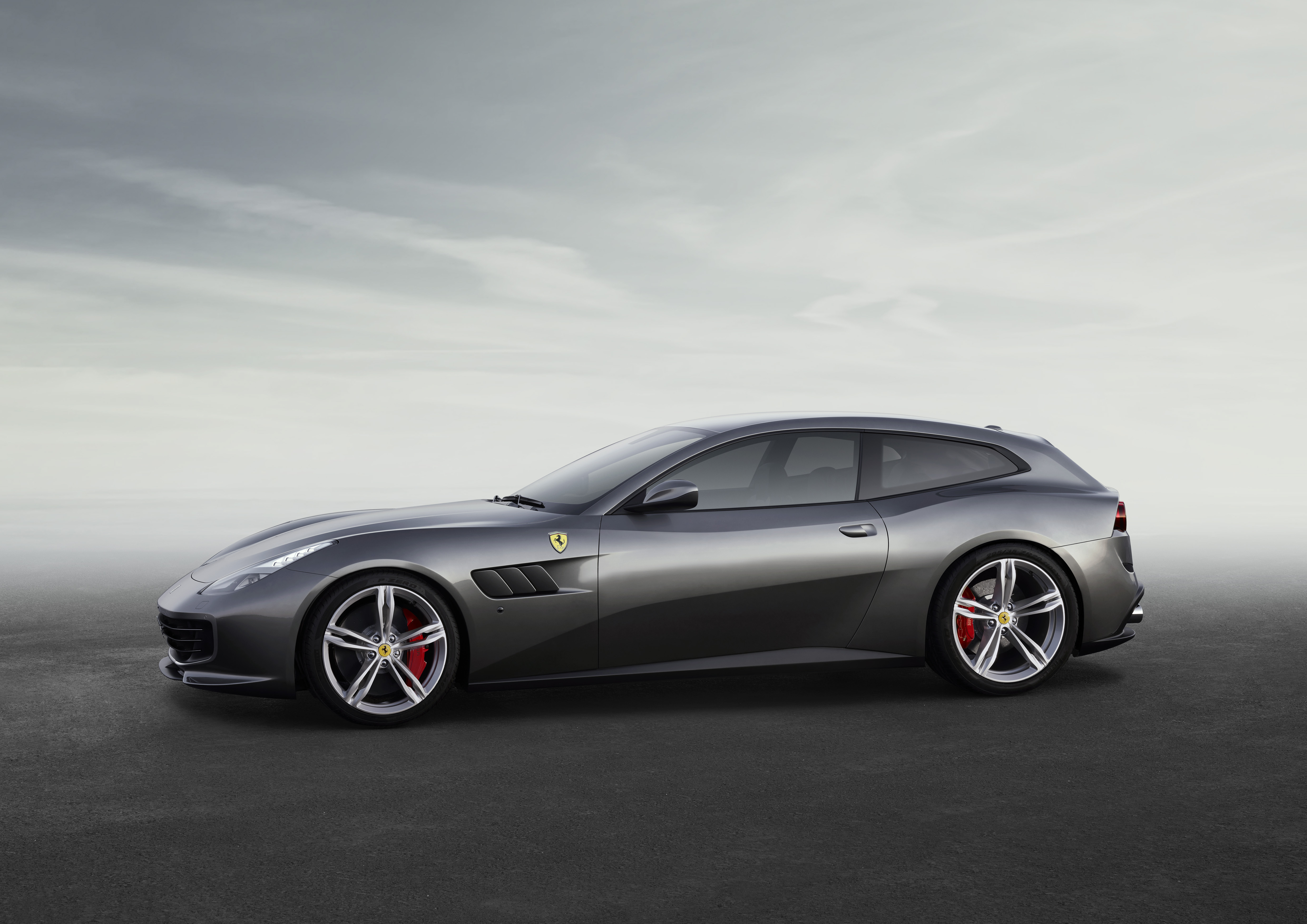 Ferrari Lusso Wallpapers