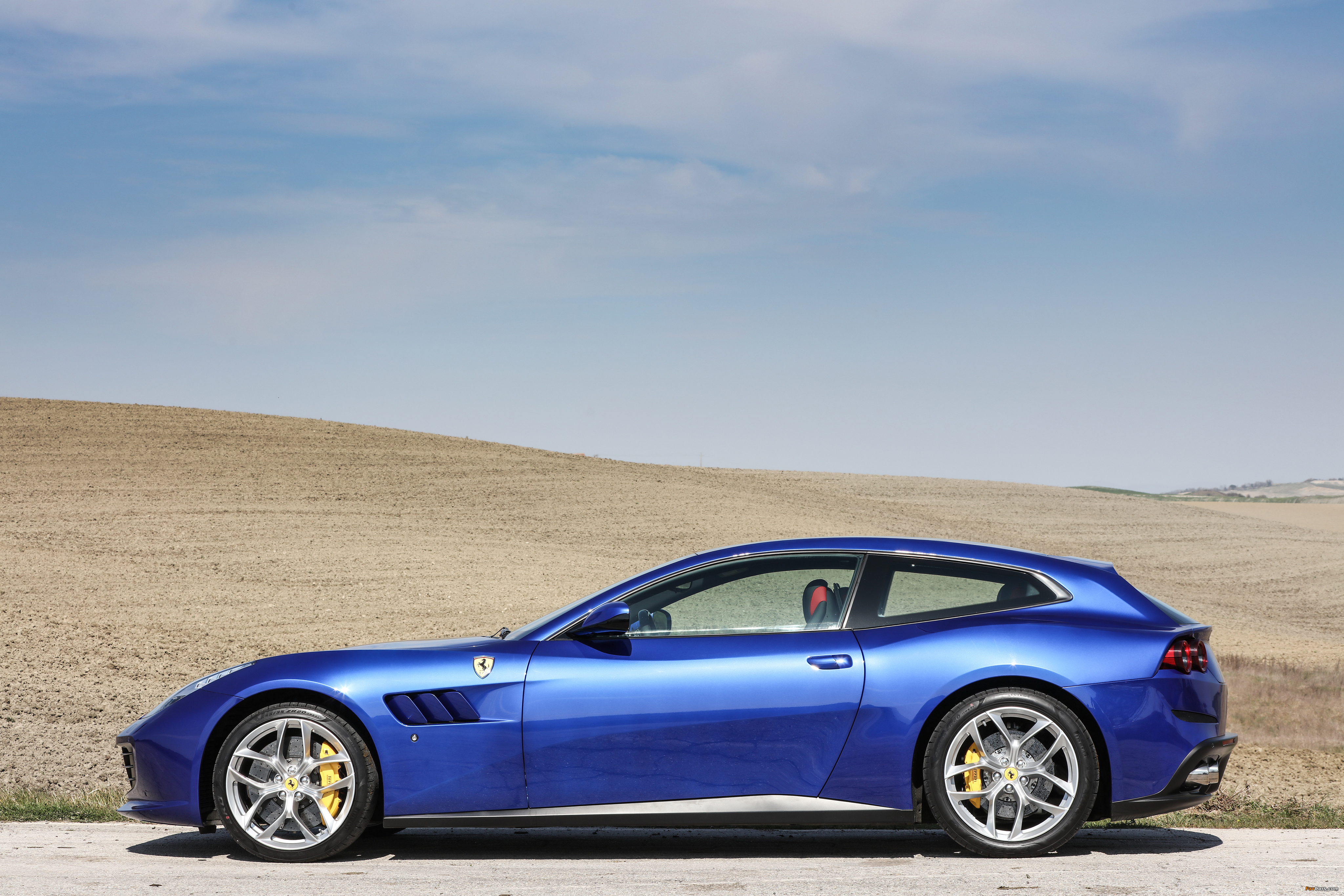 Ferrari Lusso Wallpapers