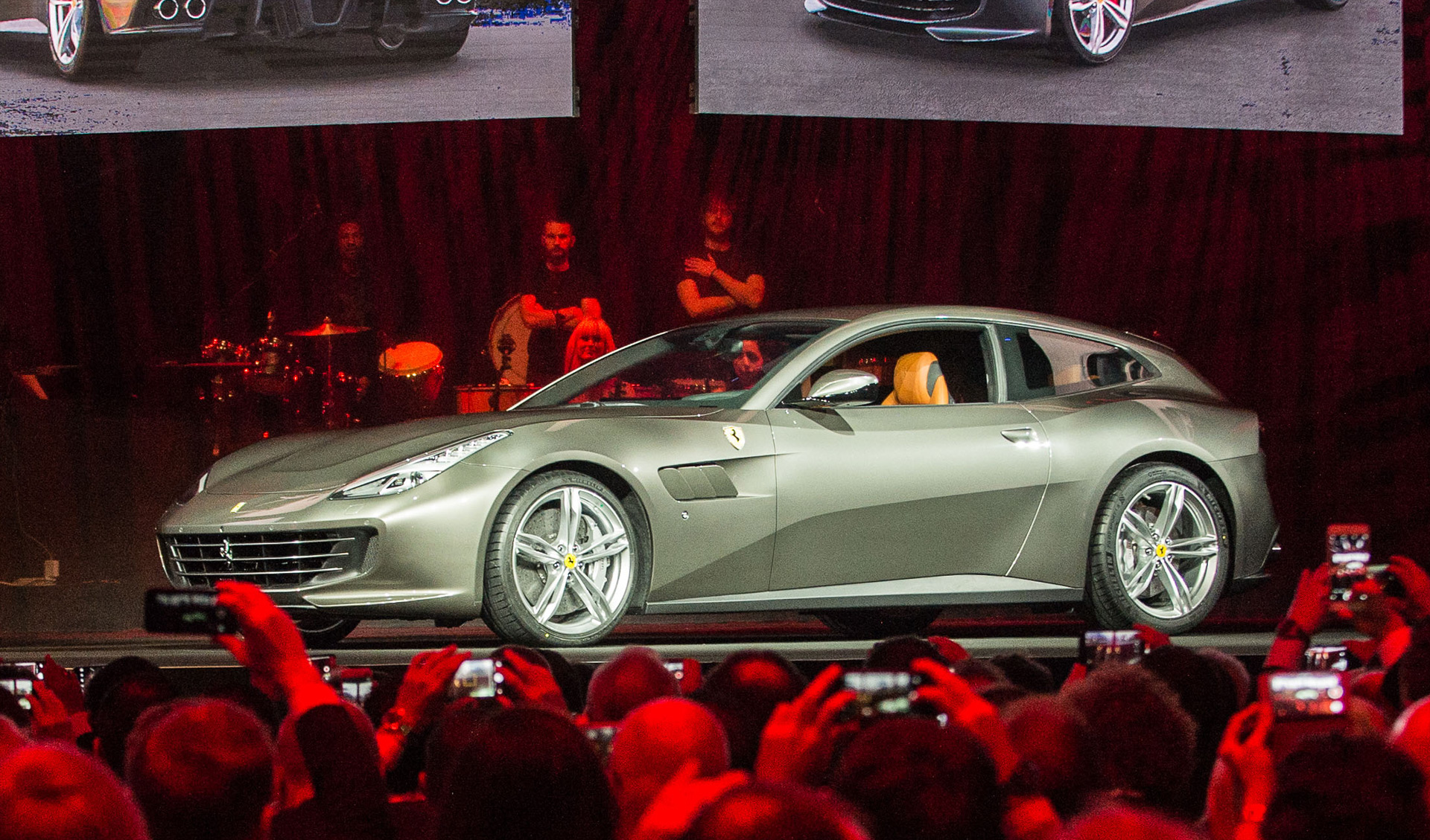 Ferrari Lusso Wallpapers