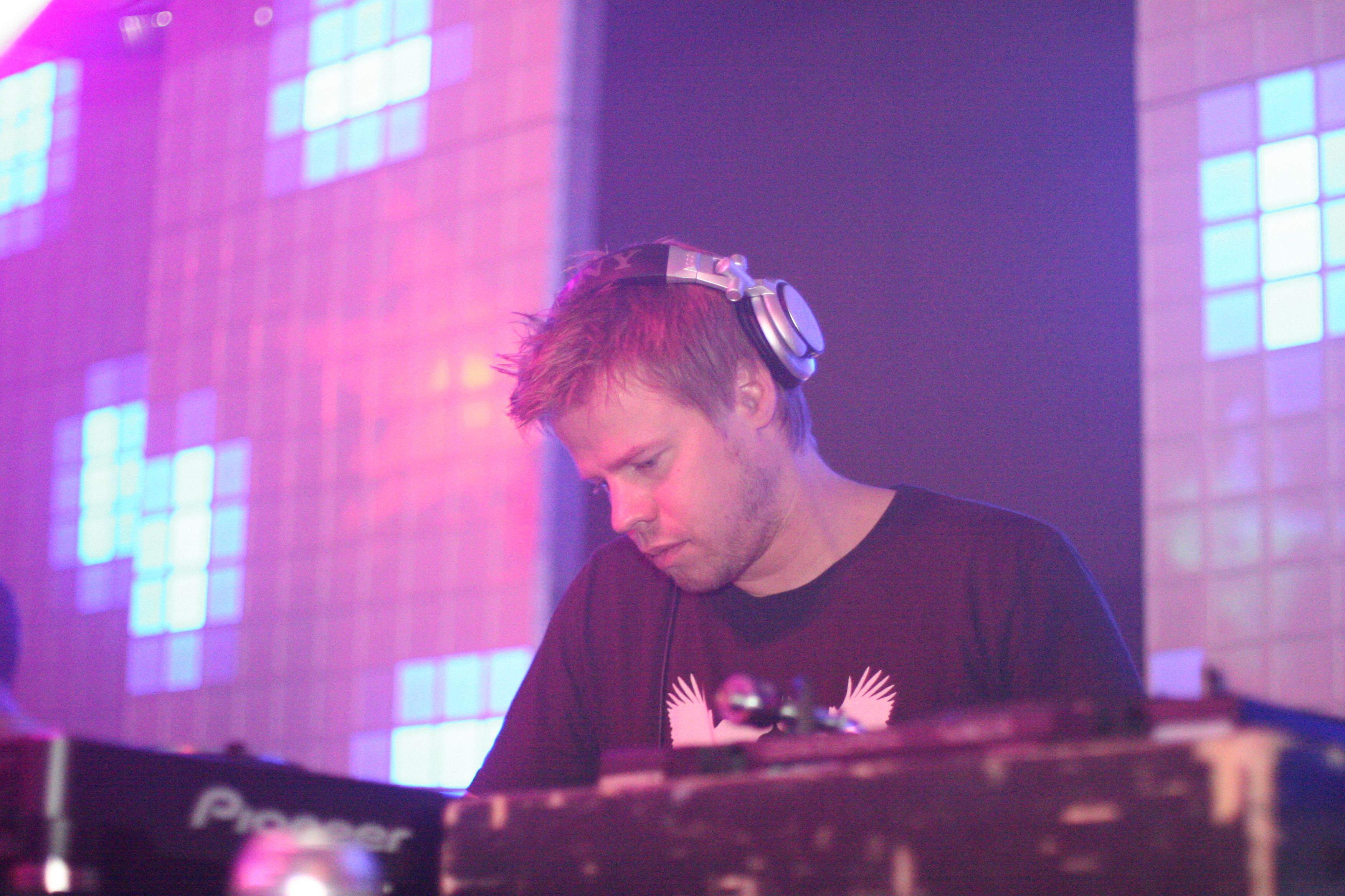 Ferry Corsten Wallpapers