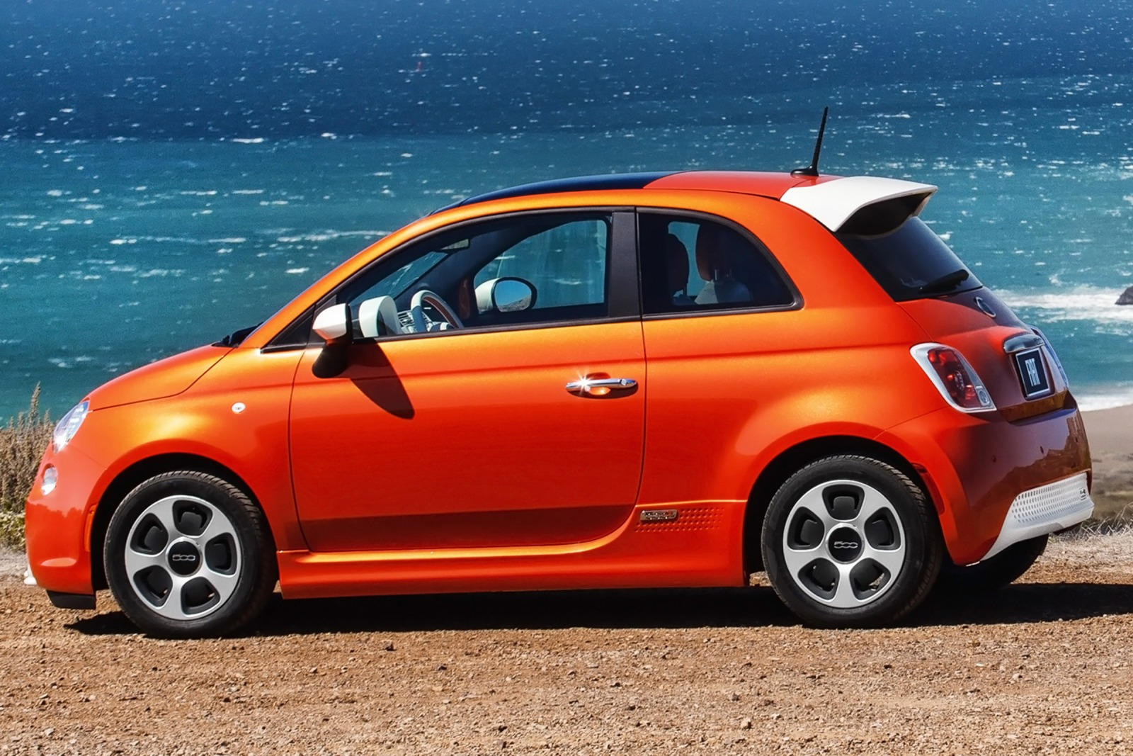 Fiat 500E Wallpapers