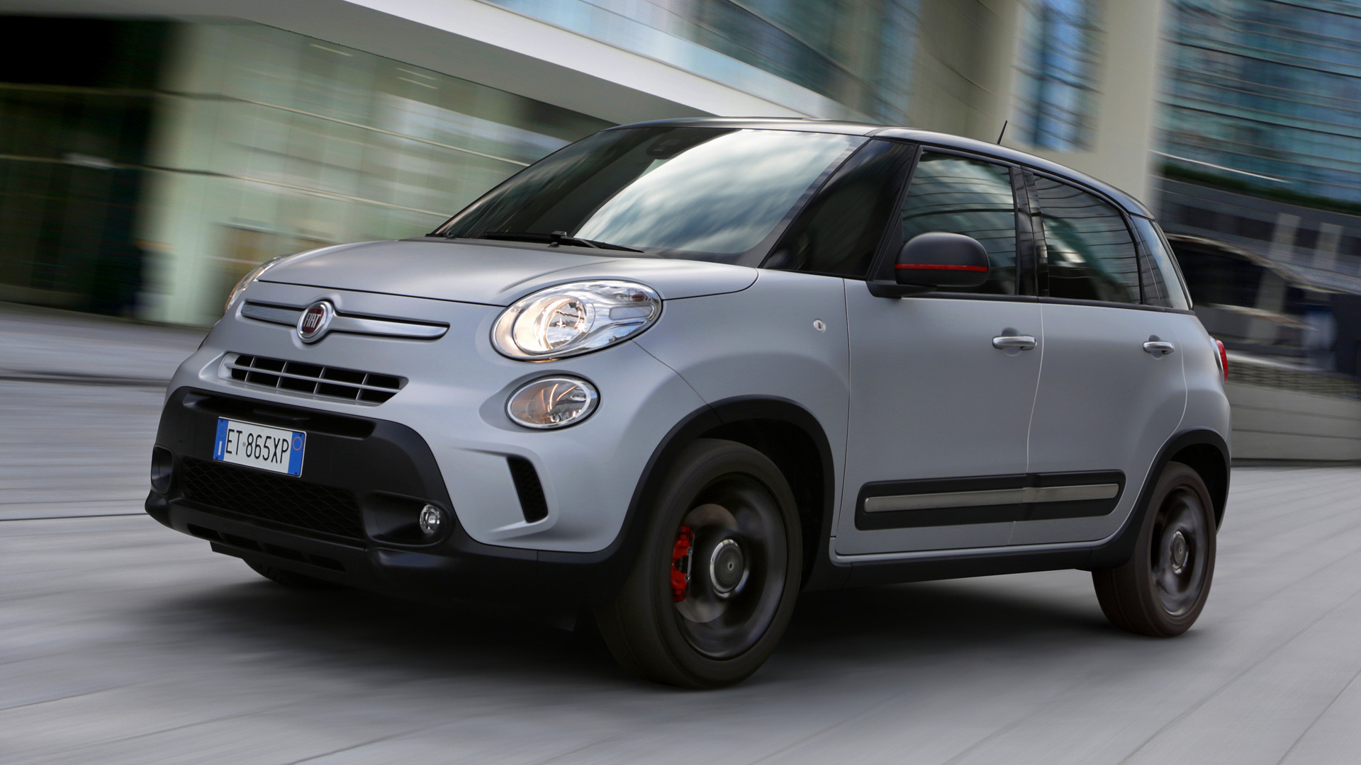 Fiat 500L Beats Edition Wallpapers