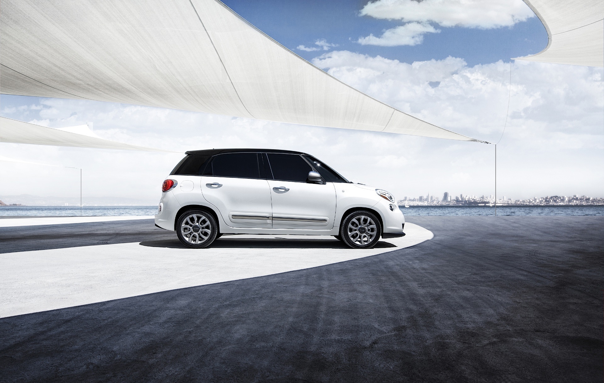 Fiat 500L Sport Wallpapers