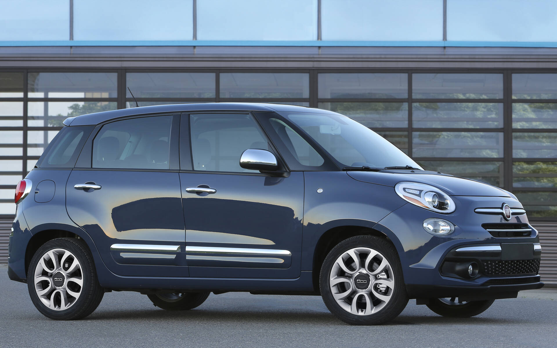 Fiat 500L Sport Wallpapers