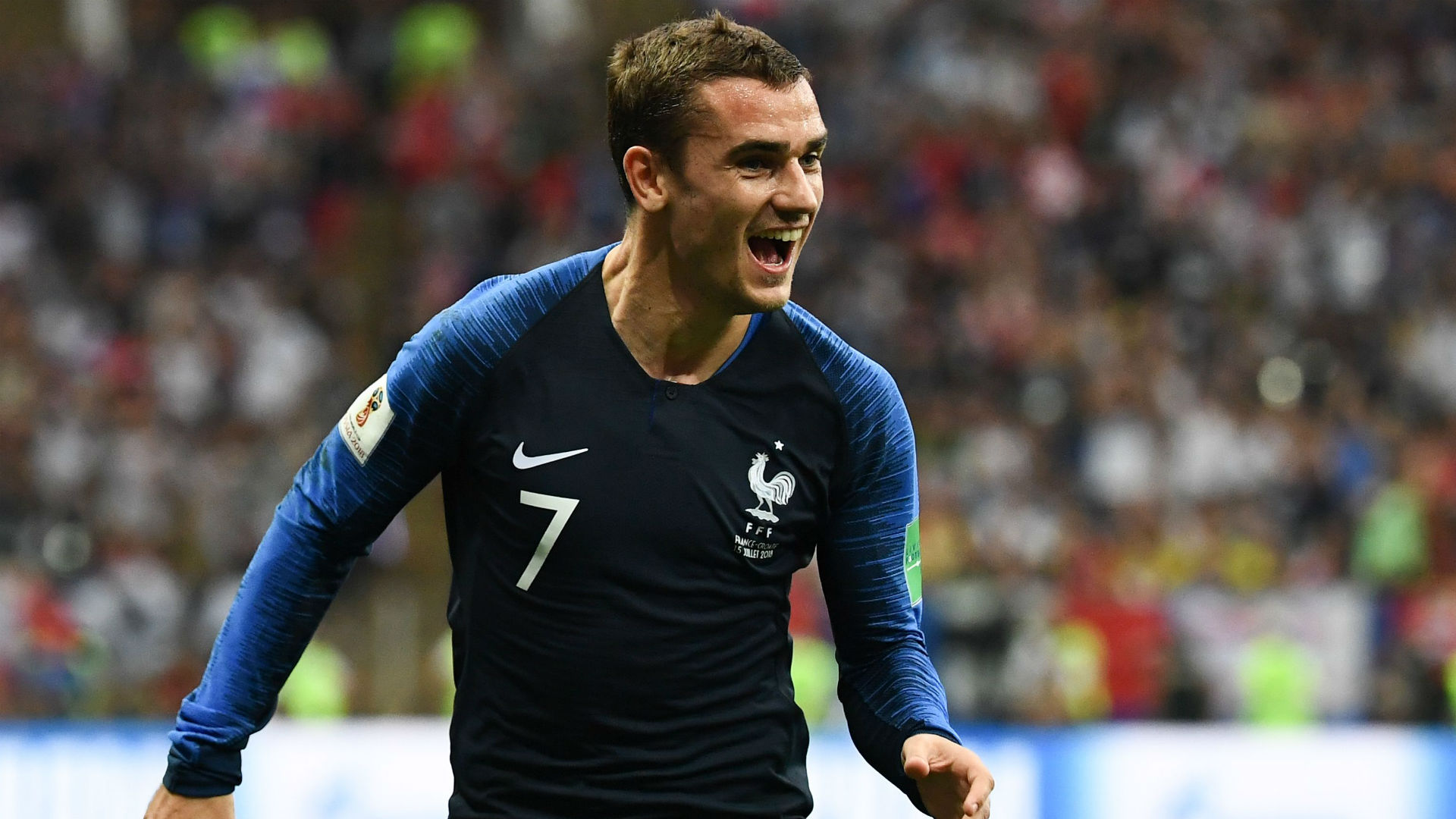 Fifa 2018 Antoine Griezmann With Trophy Wallpapers