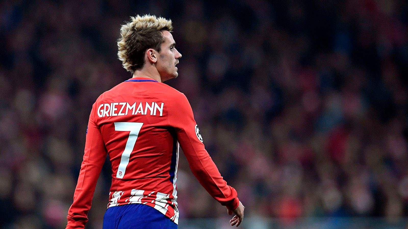 Fifa 2018 Antoine Griezmann With Trophy Wallpapers