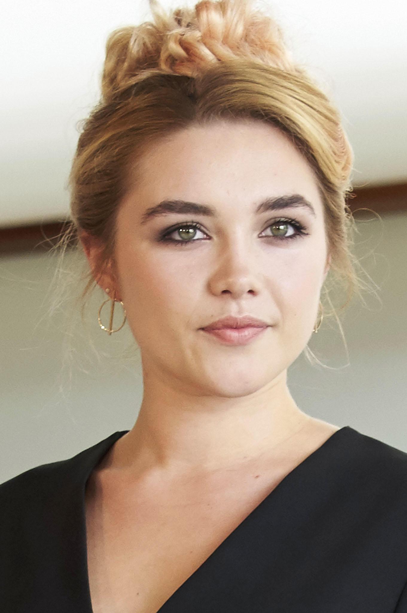 Florence Pugh Face Wallpapers