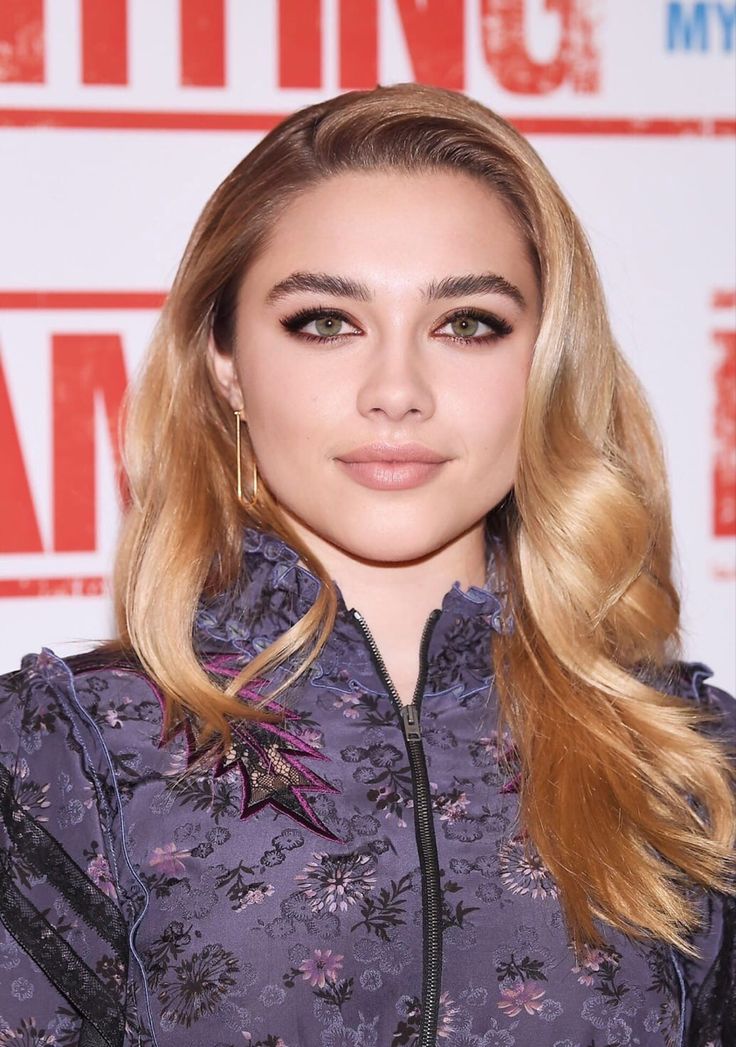 Florence Pugh Lady Macbeth Portrait Wallpapers