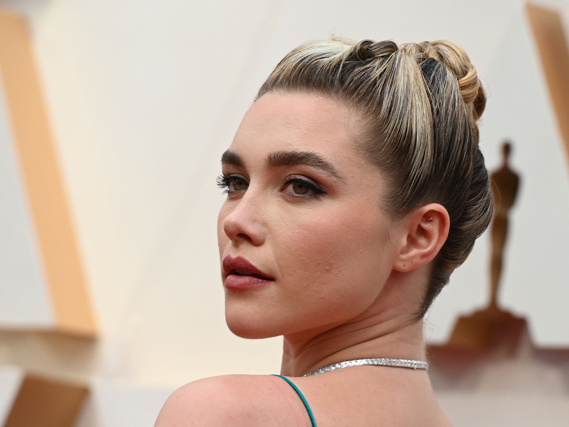 Florence Pugh Lady Macbeth Portrait Wallpapers