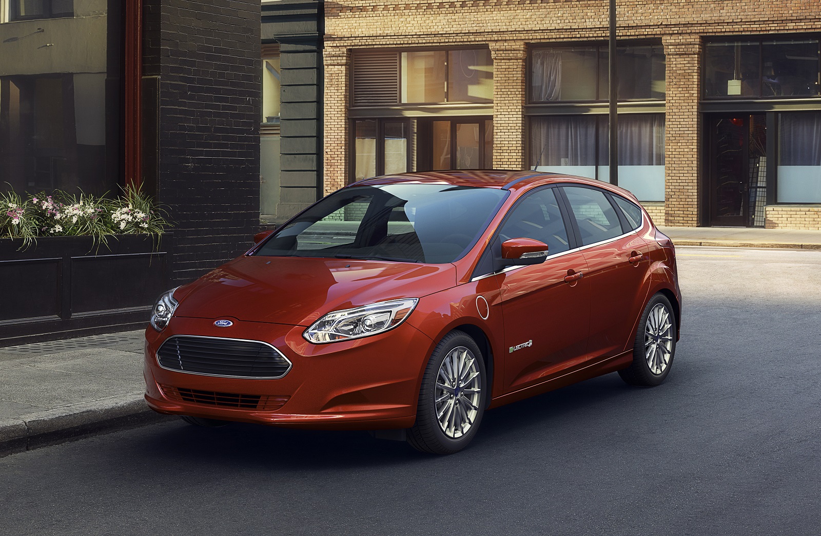 Ford Focus Titanium Sedan Wallpapers