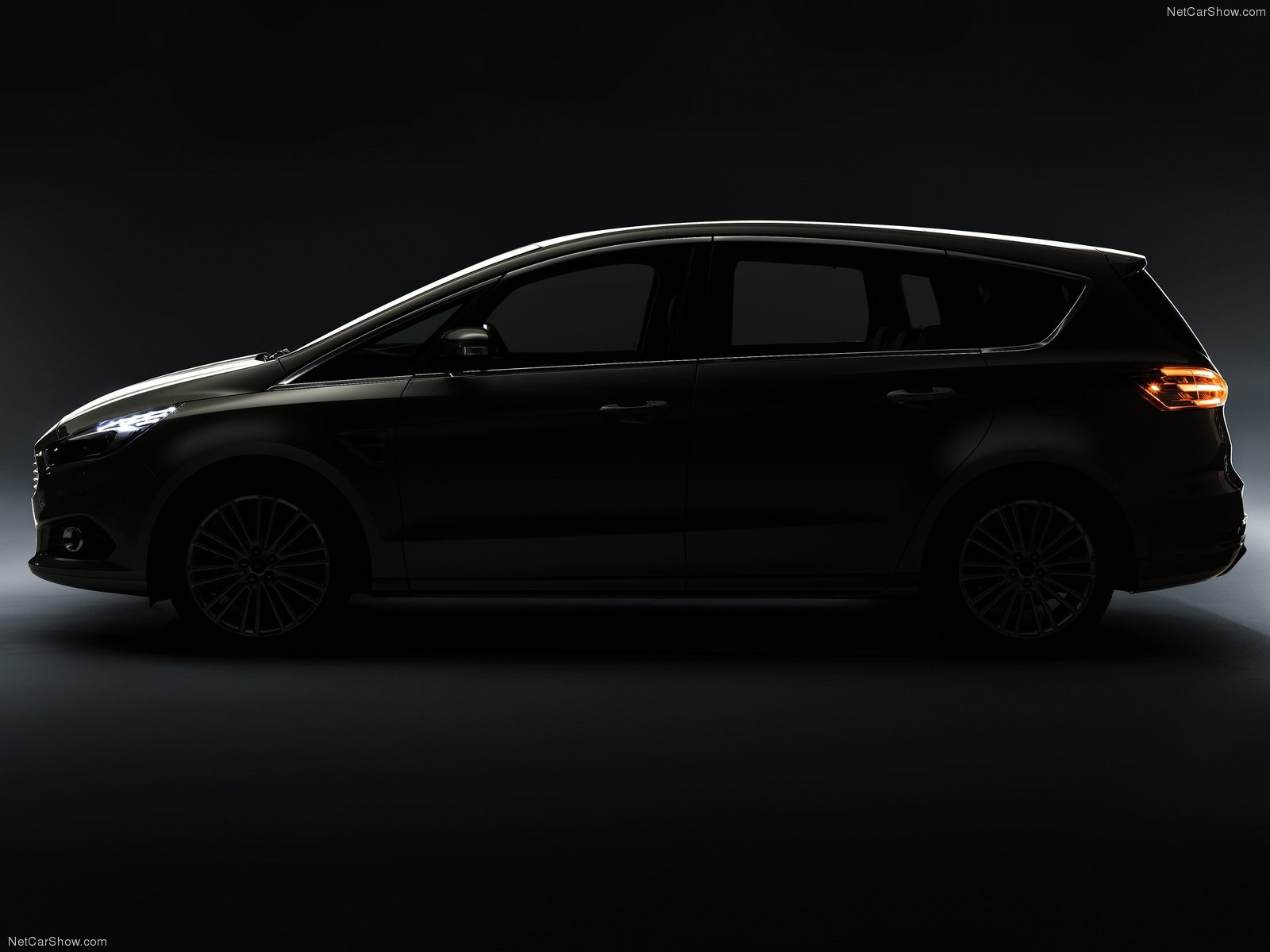 Ford S-Max Wallpapers