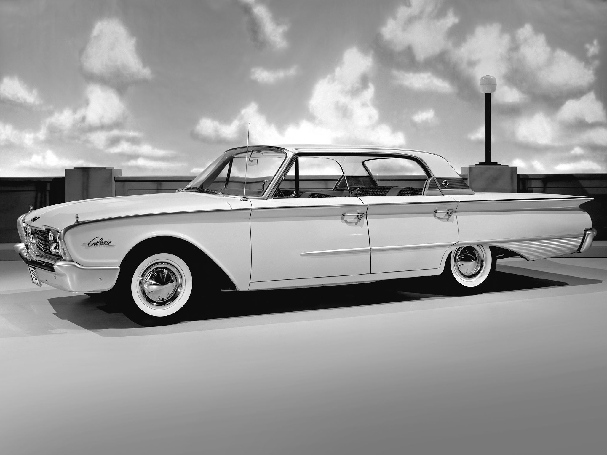 Ford Sedan Wallpapers