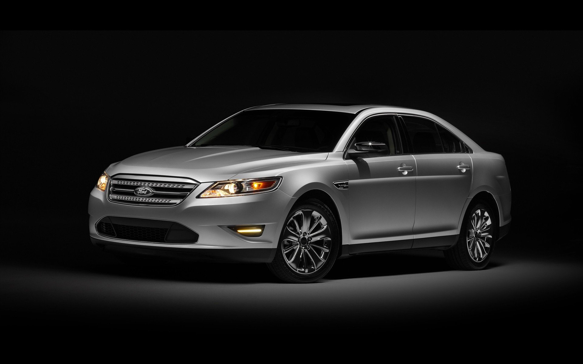 Ford Taurus Wallpapers