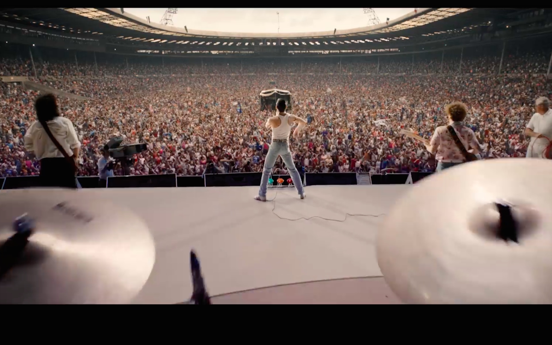 Freddie Mercury At Live Aid Images Wallpapers