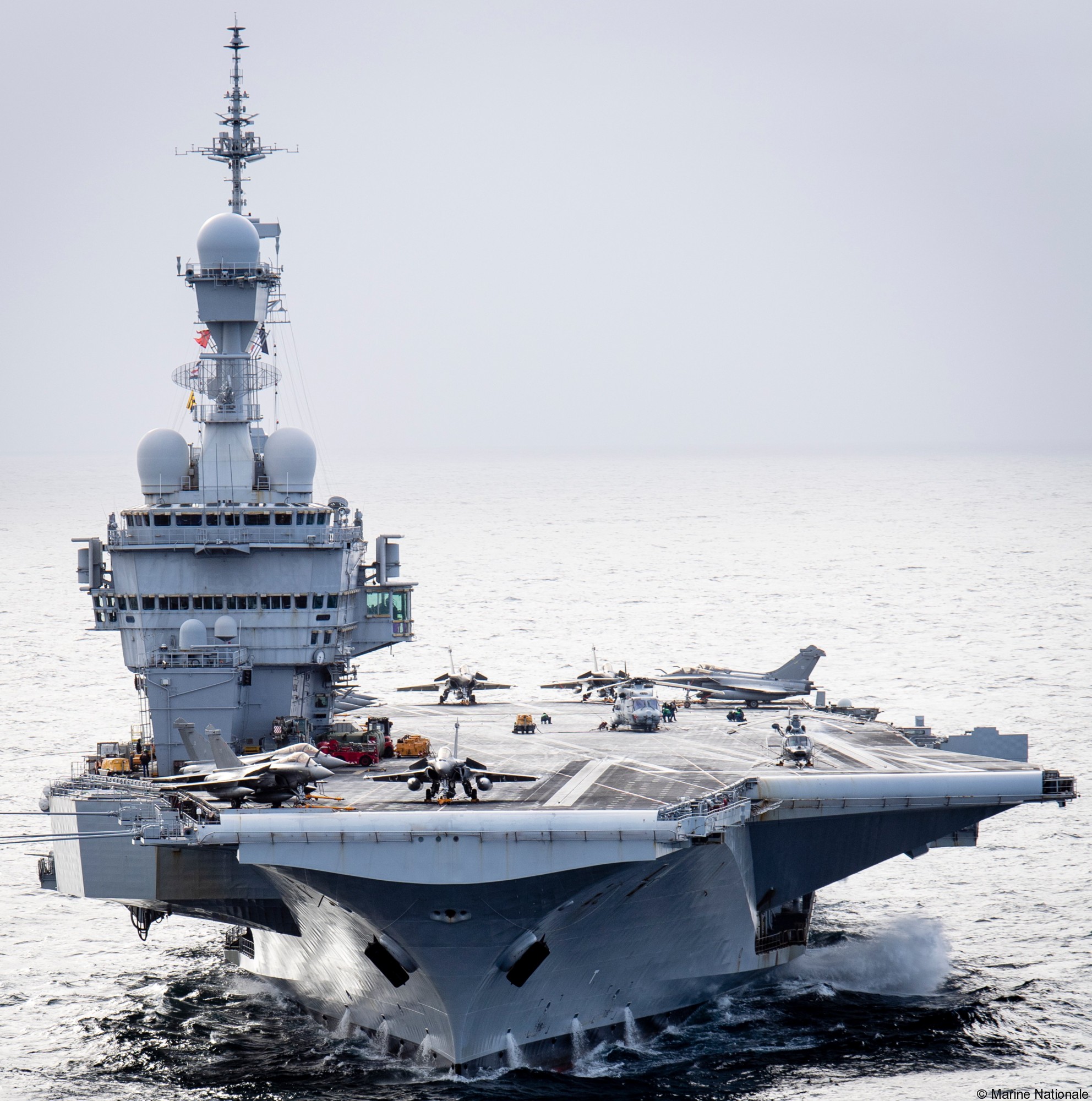 French Aircraft Carrier Charles De Gaulle (R91) Wallpapers