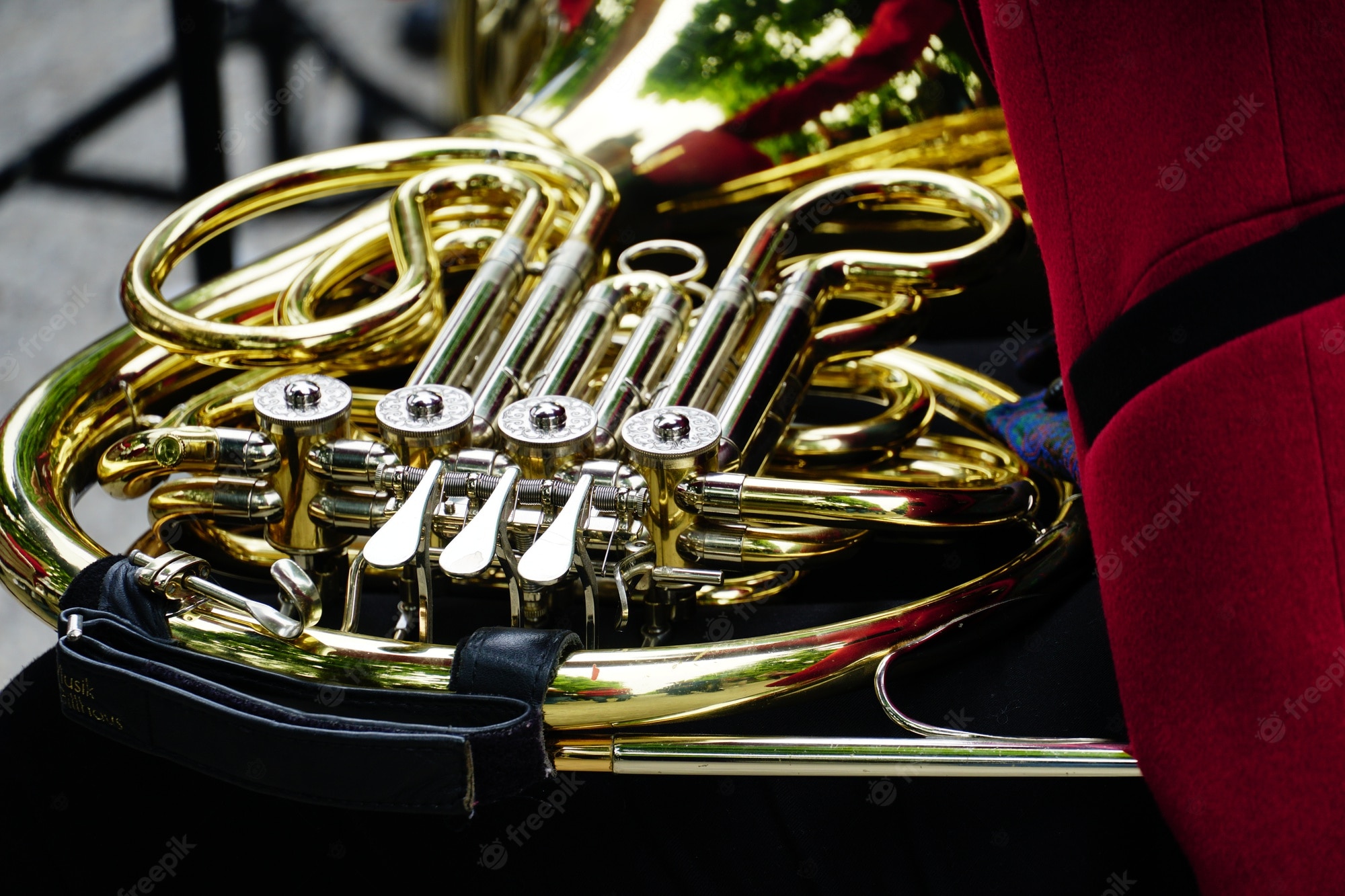 French Horn Wallpapers