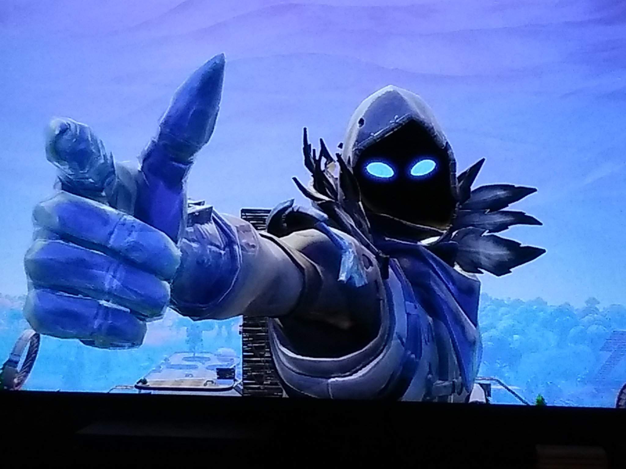 Frozen Raven Fortnite Wallpapers