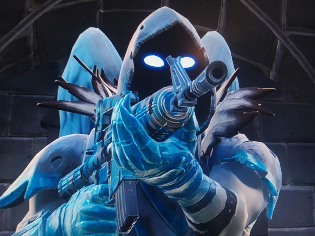 Frozen Raven Fortnite Wallpapers