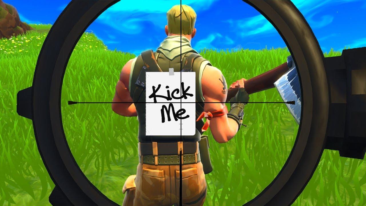 Funny Fortnite Wallpapers