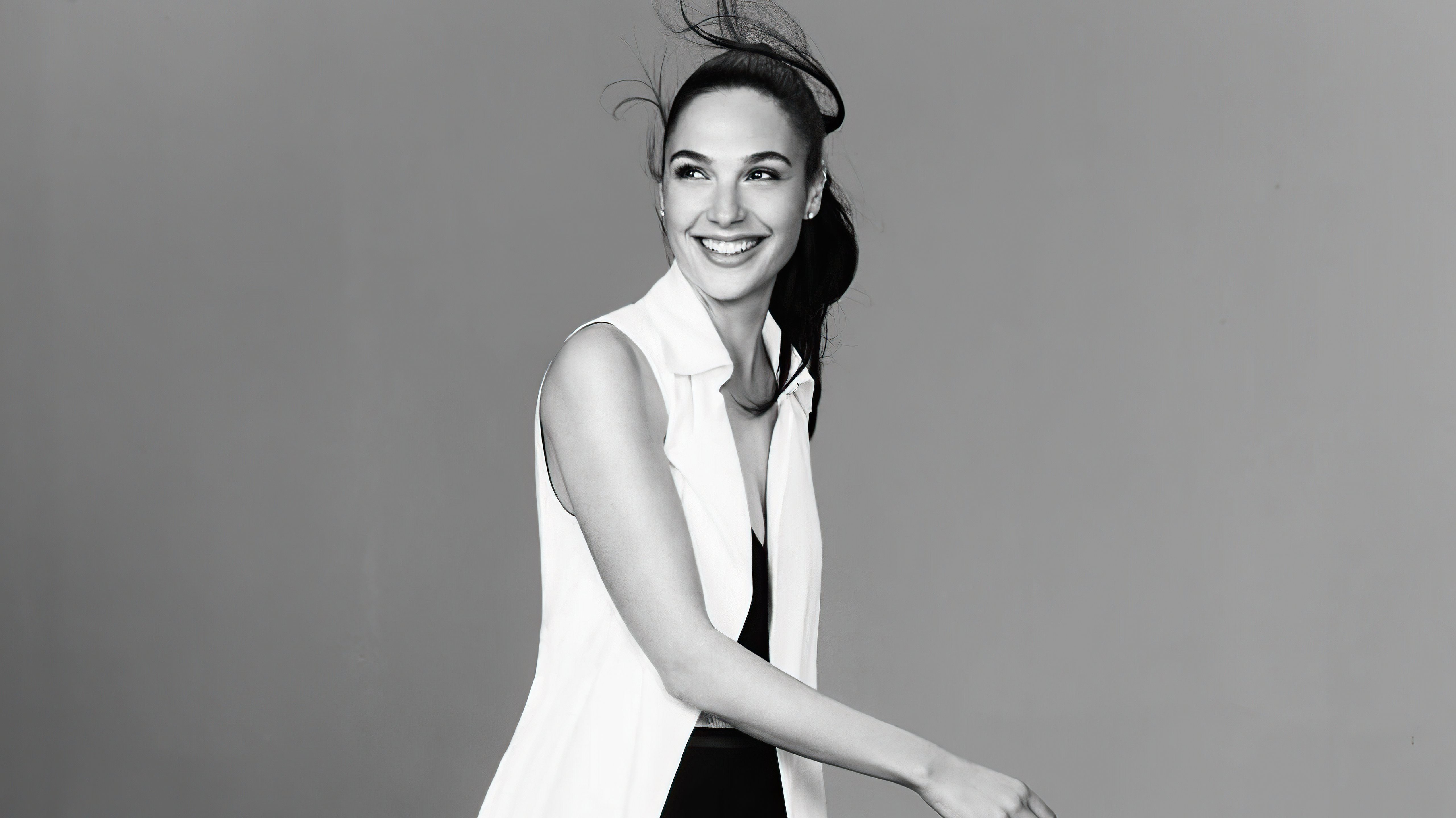 Gal Gadot 2019 Smiling Wallpapers